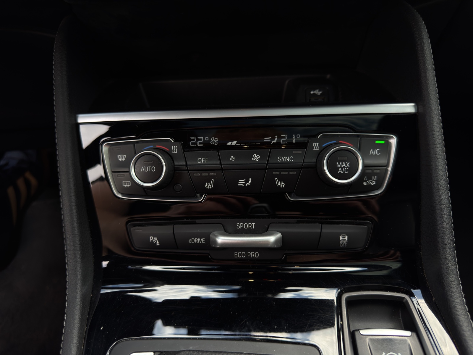 BMW 225xe Active Tourer-image-15