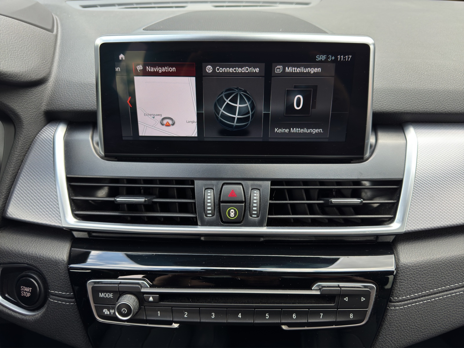 BMW 225xe Active Tourer-image-12