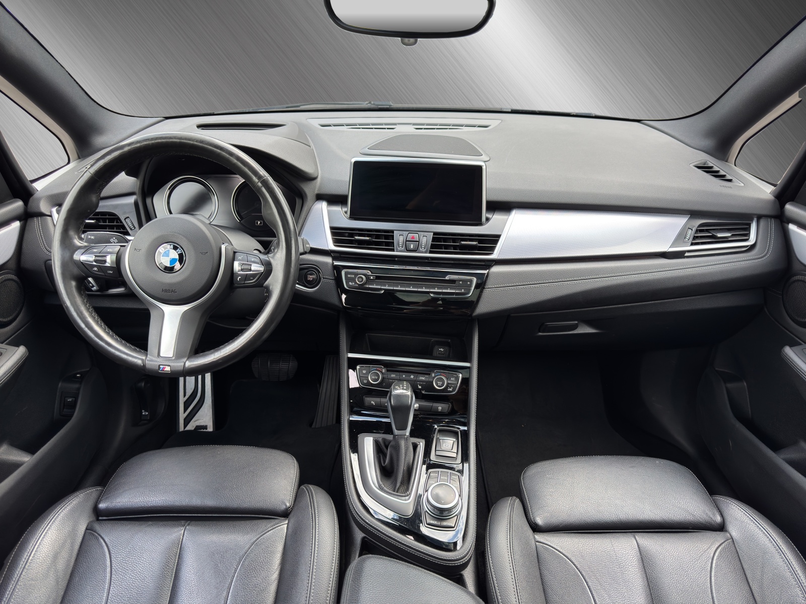 BMW 225xe Active Tourer-image-8