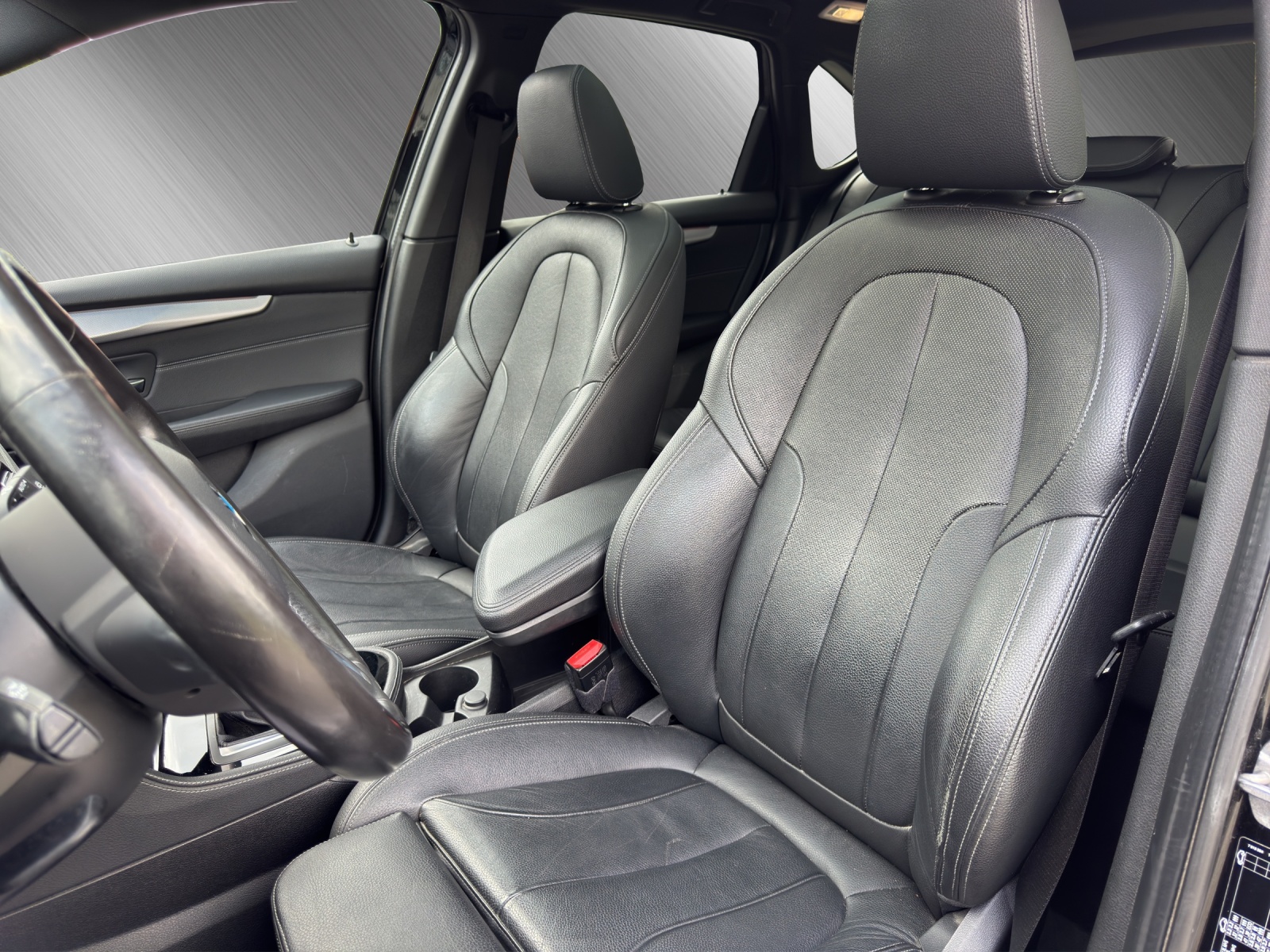 BMW 225xe Active Tourer-image-10