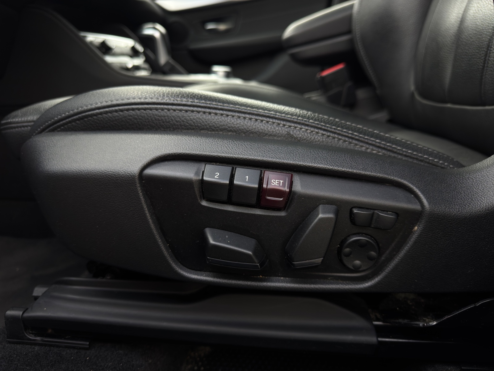 BMW 225xe Active Tourer-image-13