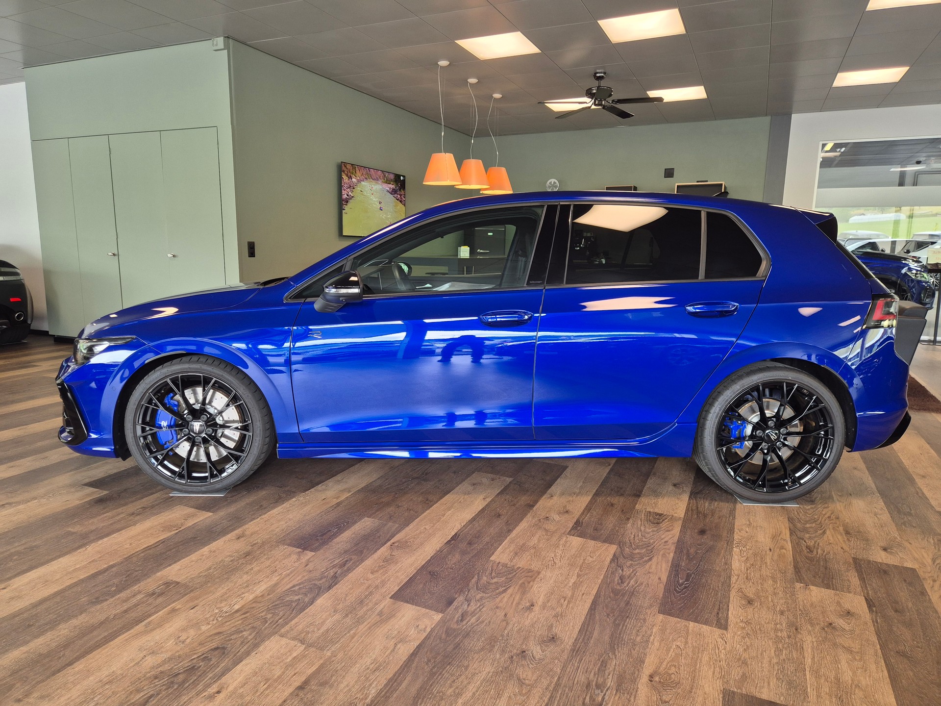 VW Golf 2.0 TSI R DSG 4 Motion-showroom-element-1