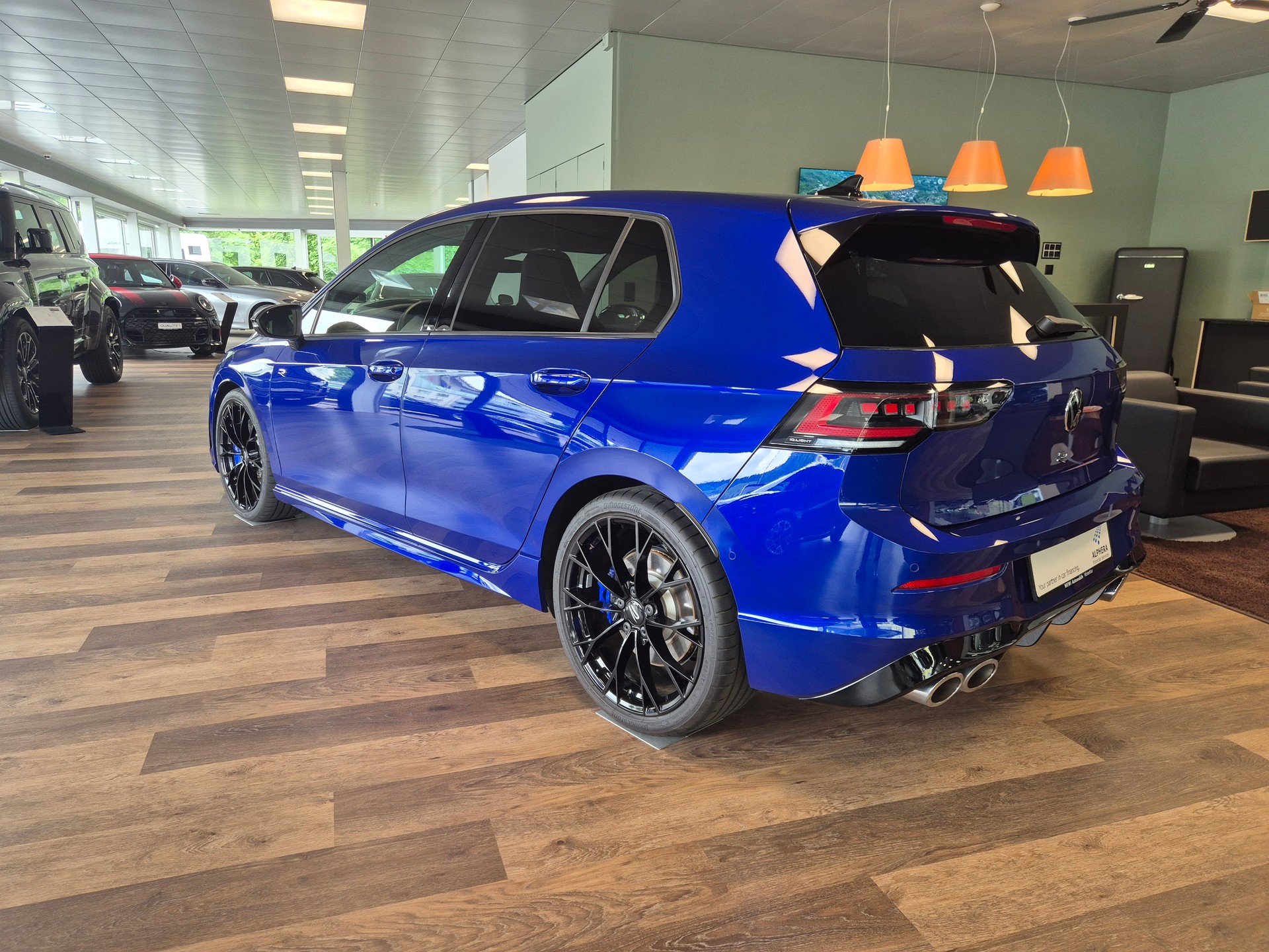 VW Golf 2.0 TSI R DSG 4 Motion-showroom-element-2