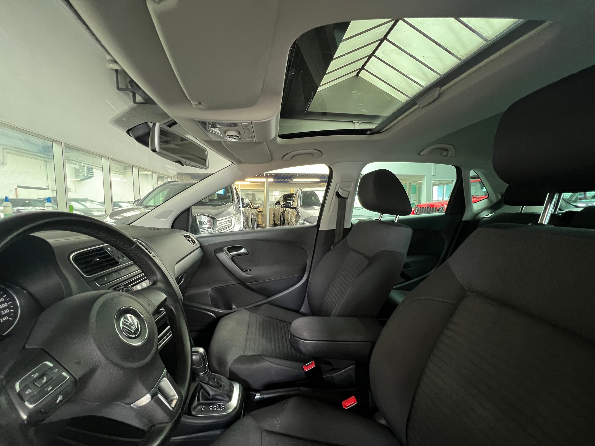 VW Polo 1.2 TSI R-Line Design DSG-image-8