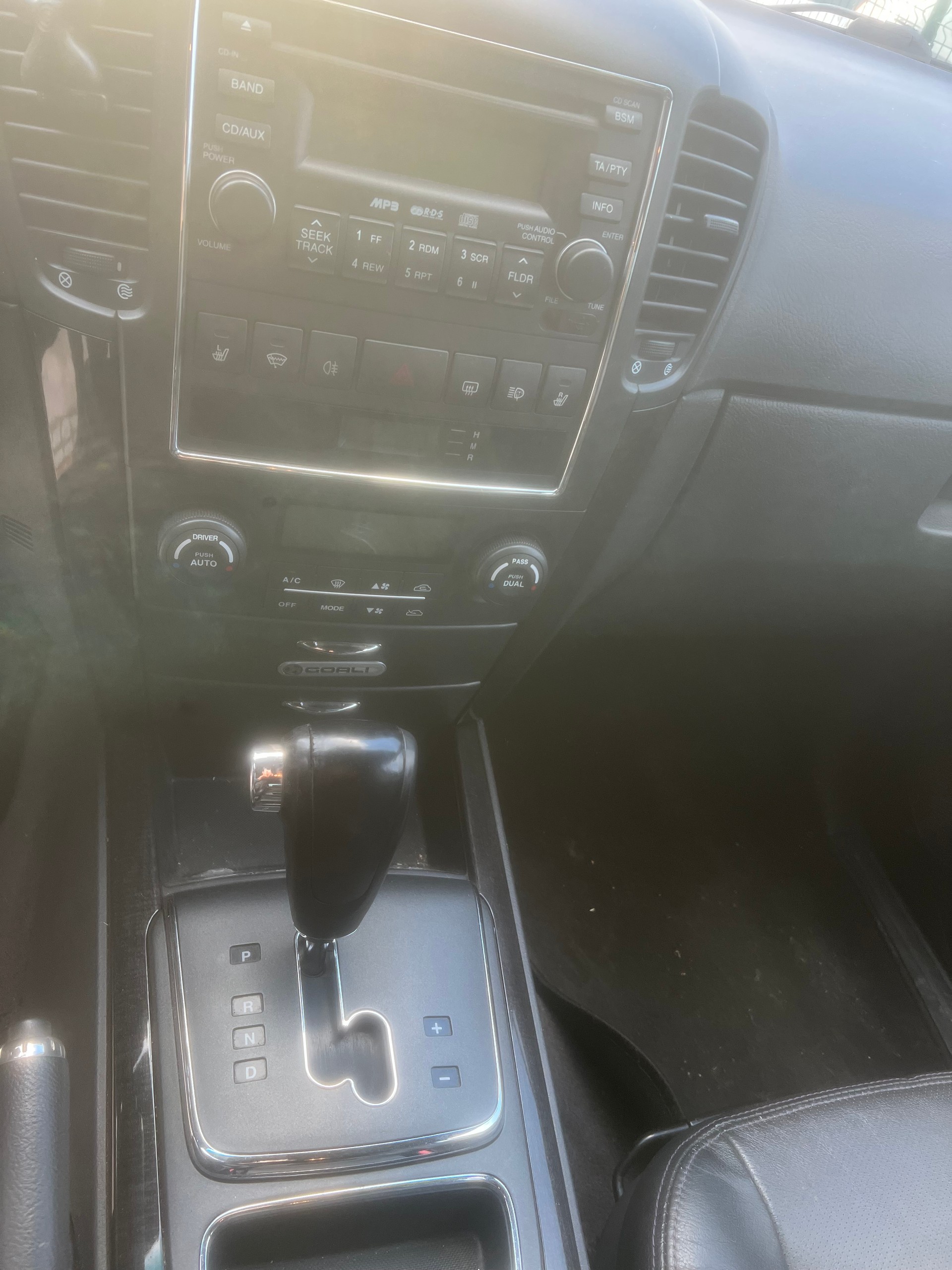 KIA Sorento 2.5 CRDI Style-image-6