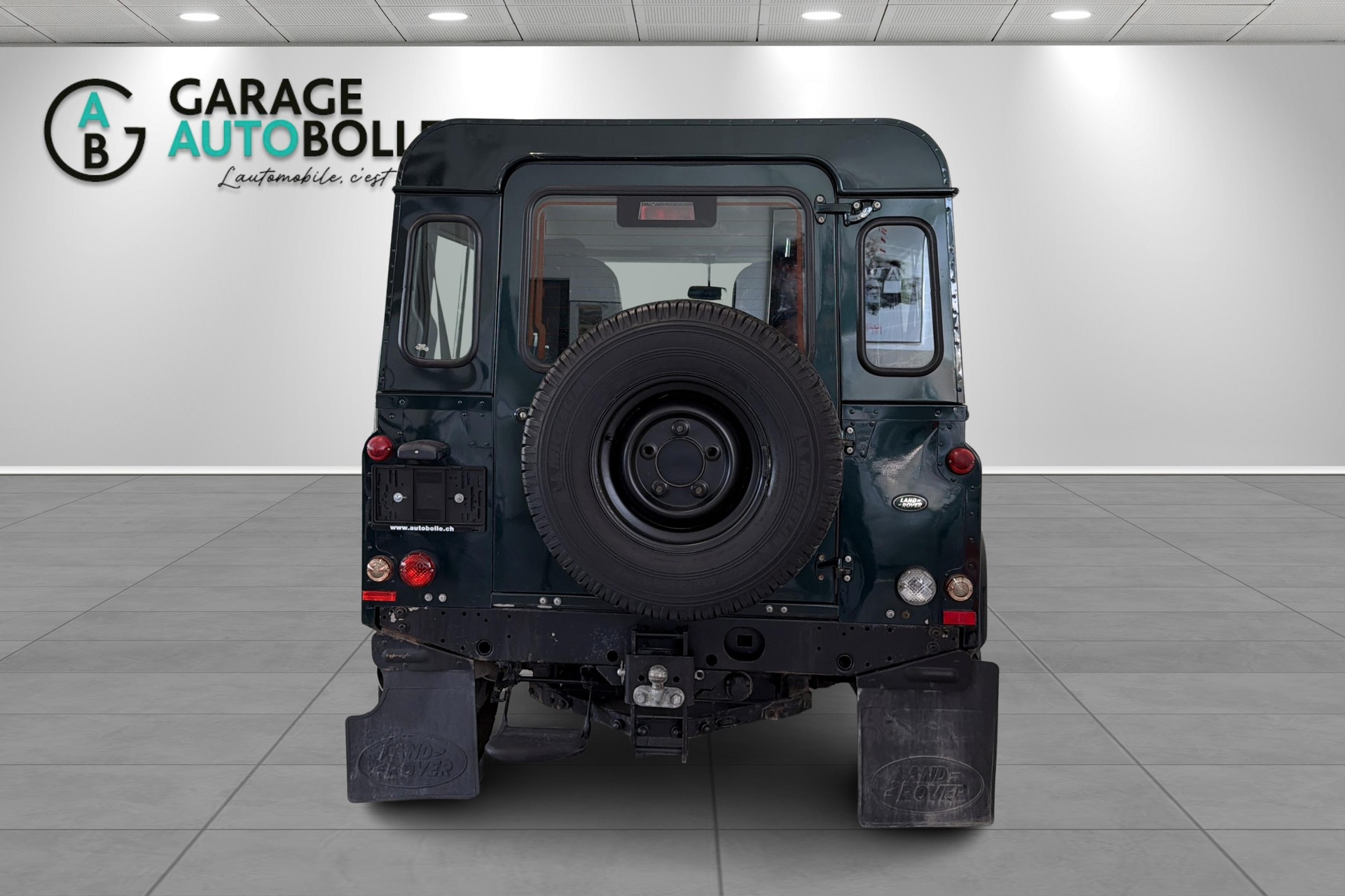 LAND ROVER Defender 90 2.2 TD4 Station Wagon-image-5
