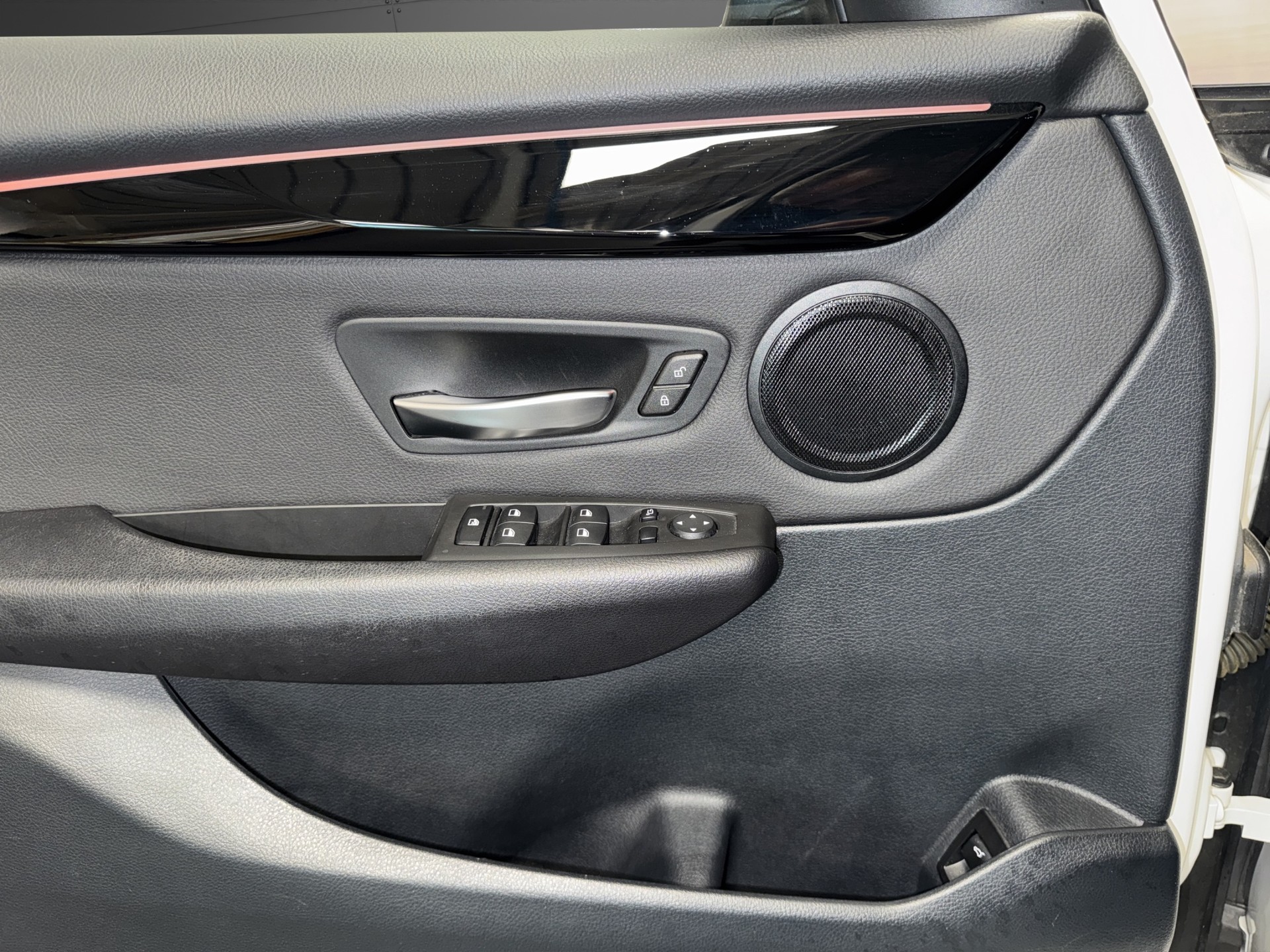 BMW 218d xDrive Active Tourer Sport Line-image-11