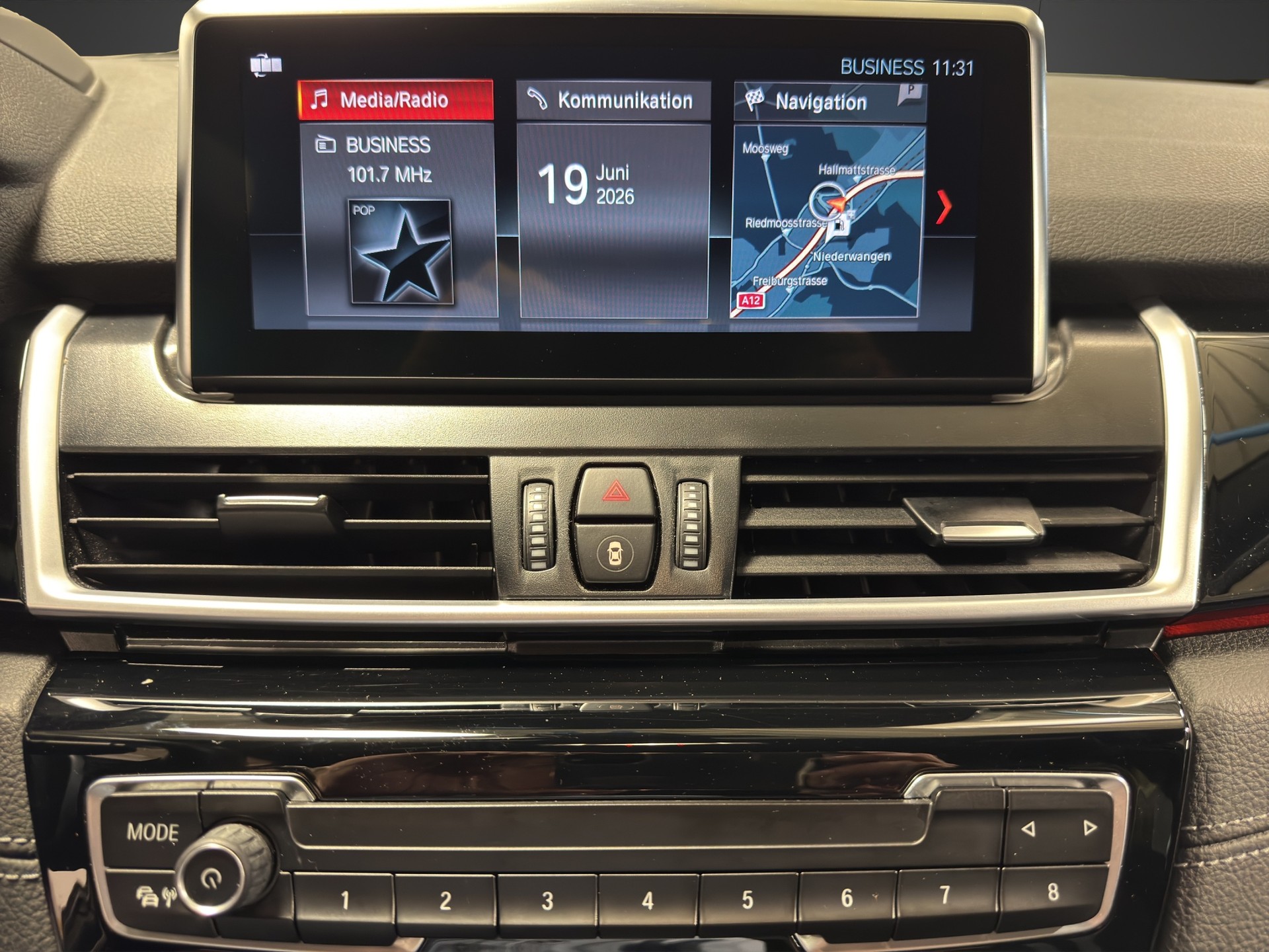 BMW 218d xDrive Active Tourer Sport Line-image-7