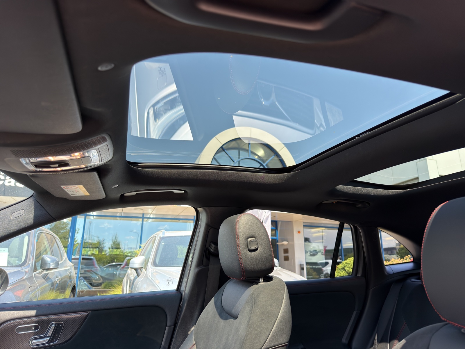 MERCEDES-BENZ GLA 250 4Matic AMG Line 8G-DCT-image-13