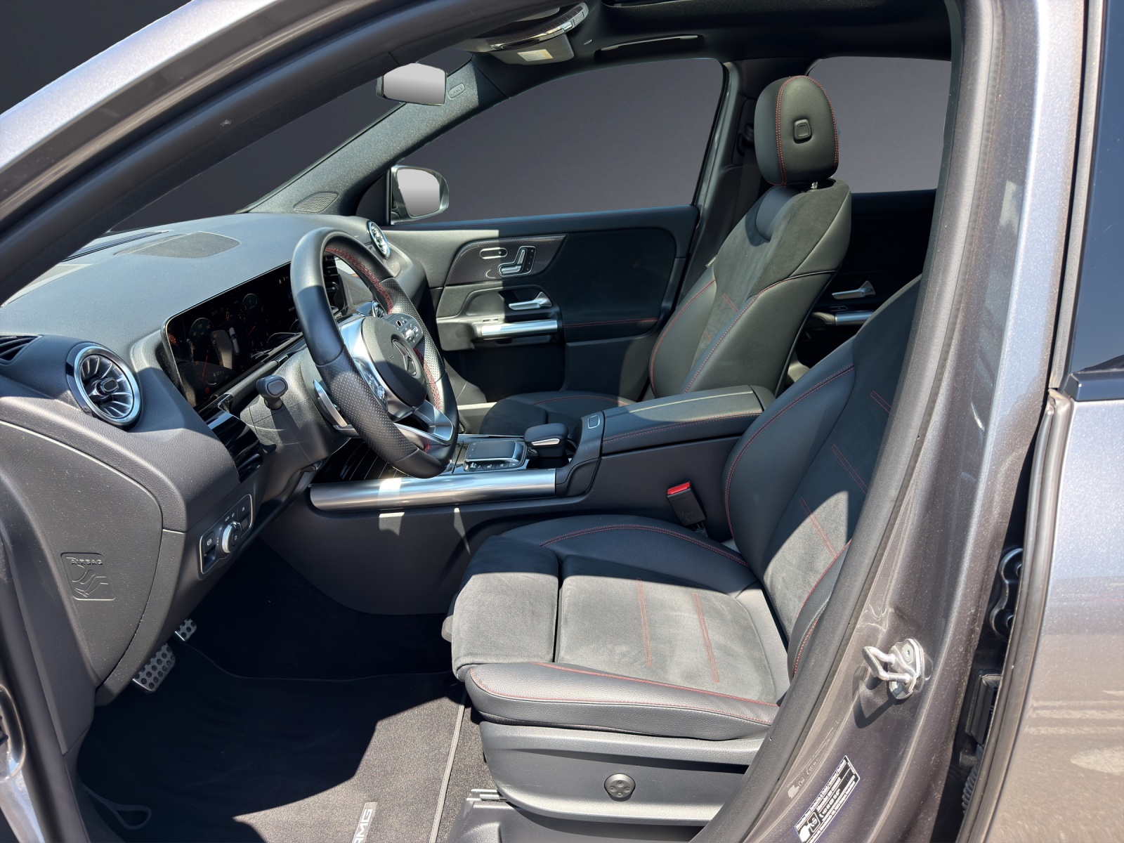 MERCEDES-BENZ GLA 250 4Matic AMG Line 8G-DCT-image-5
