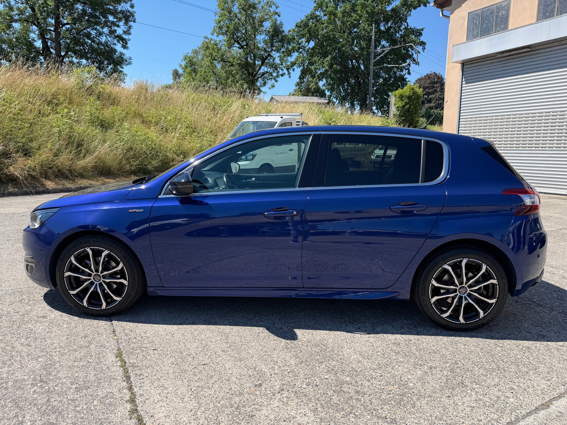 PEUGEOT 308 1.2 THP GT Line Automatic-showroom-element-1