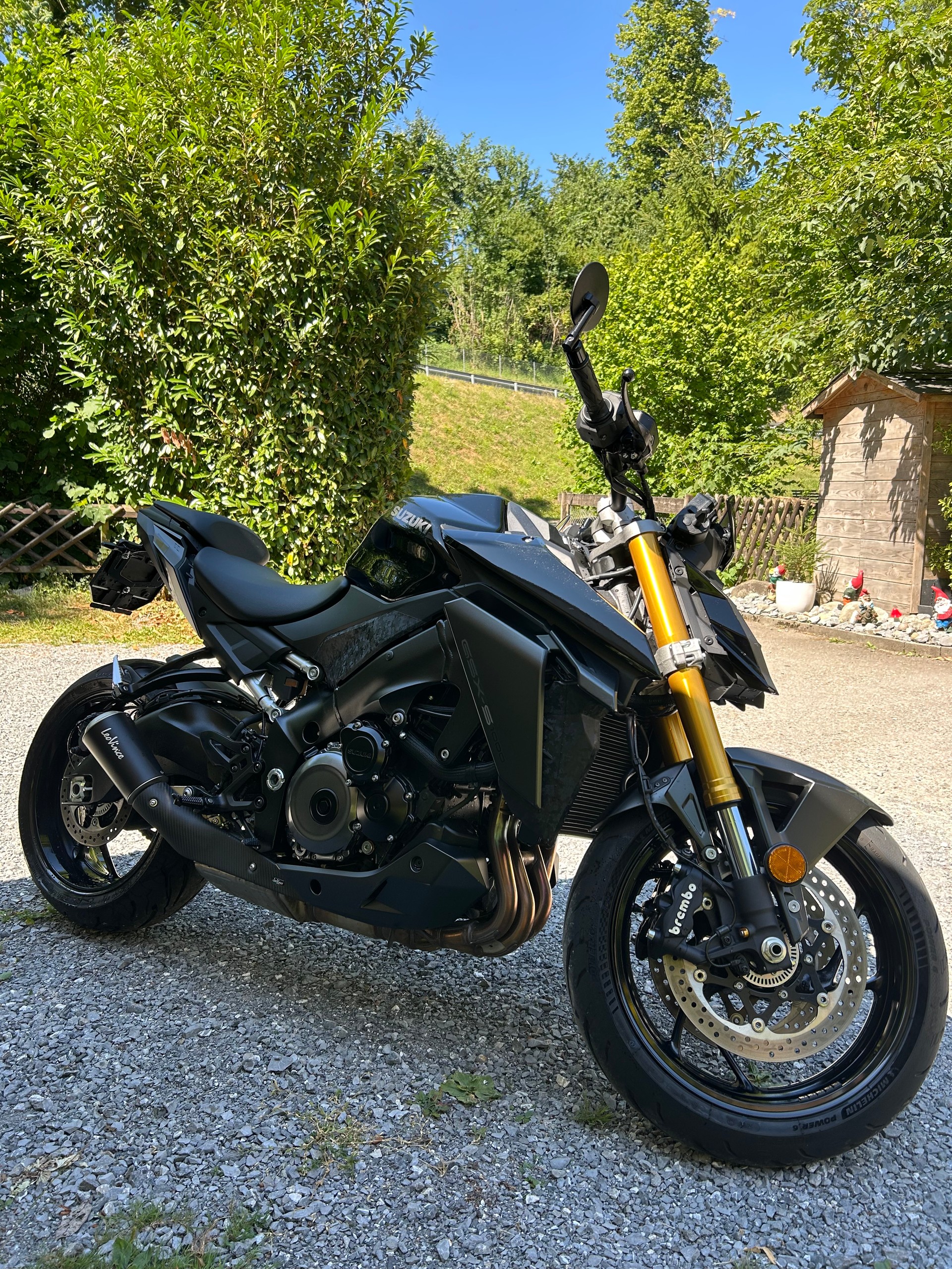 SUZUKI GSX-S 1000-image-1