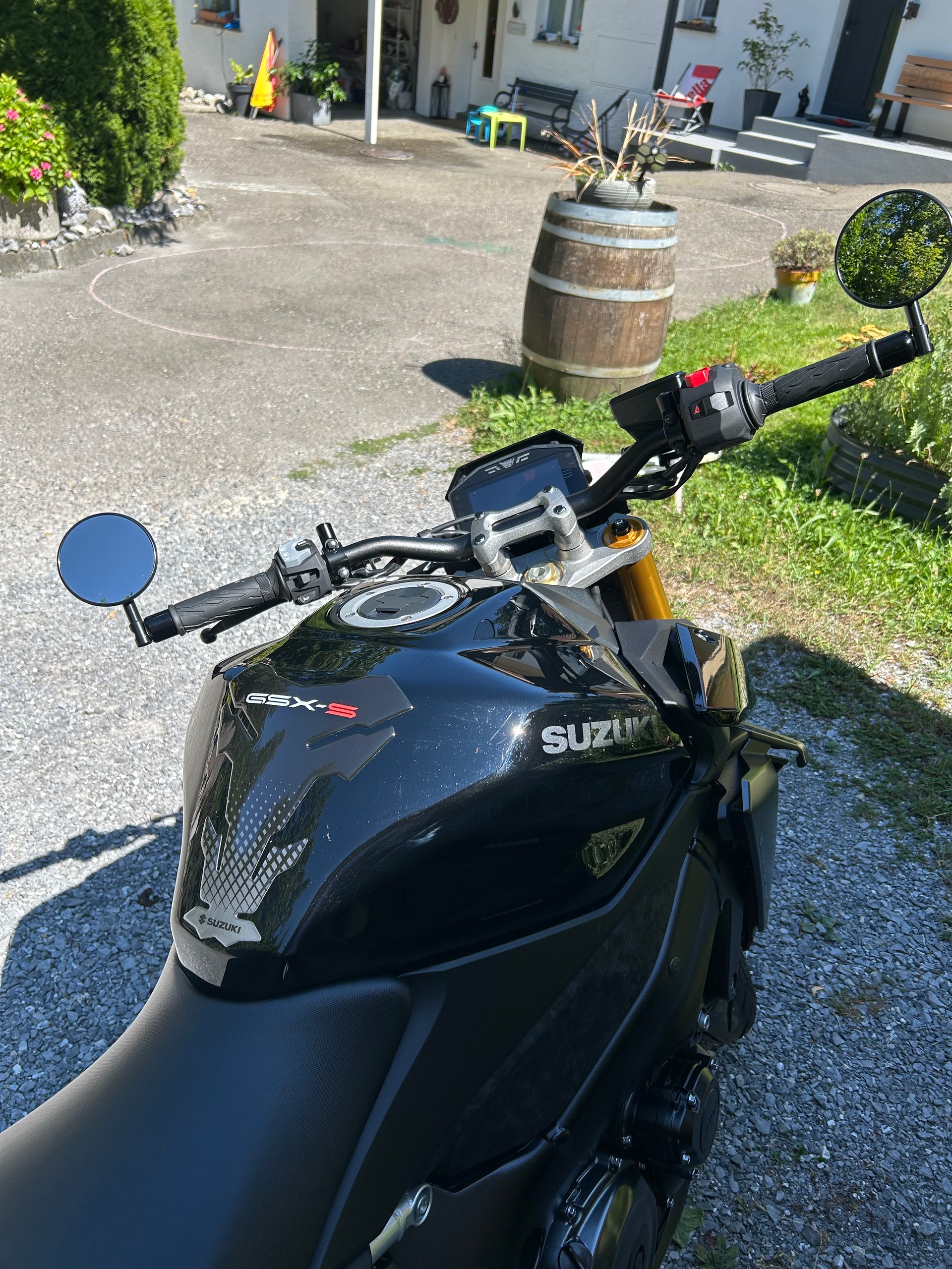 SUZUKI GSX-S 1000-image-4