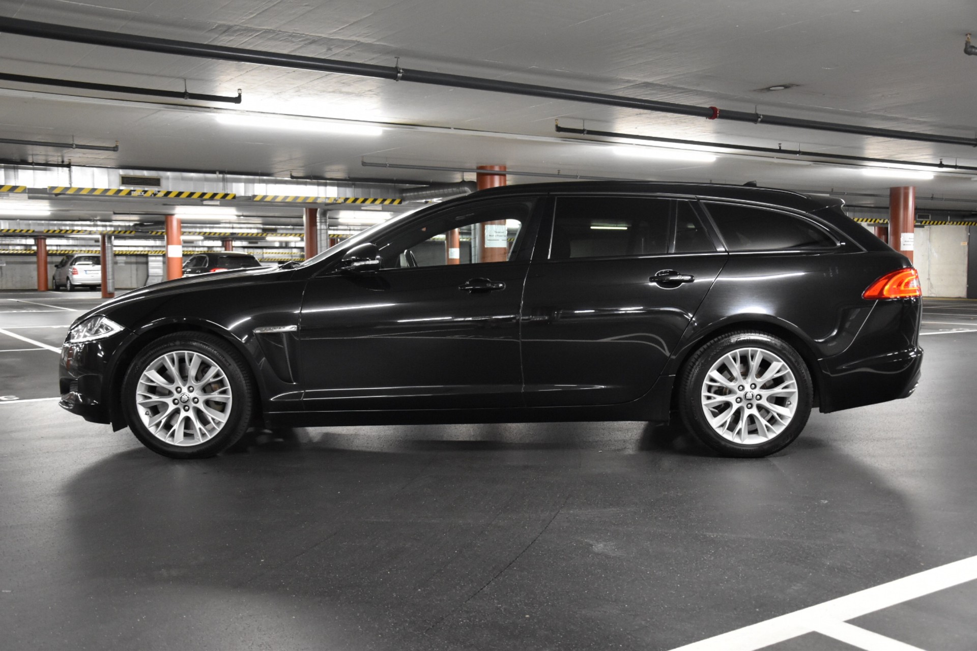 JAGUAR XF Sportbrake 3.0d S V6-showroom-element-3