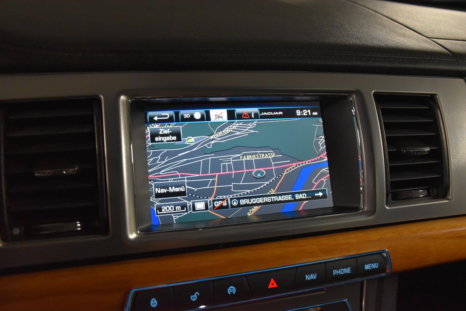 JAGUAR XF Sportbrake 3.0d S V6-image-17