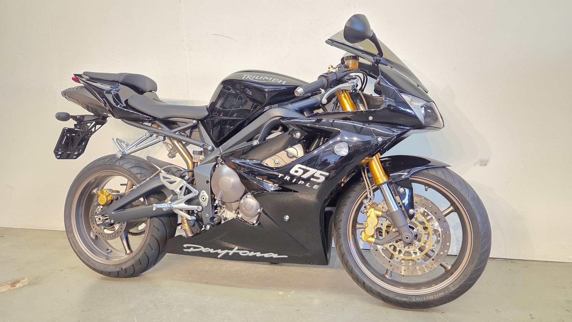 TRIUMPH Daytona 675-image-2