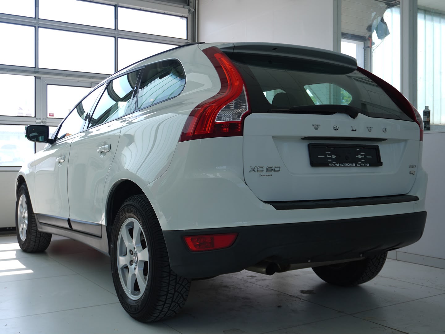 VOLVO XC60 2.4D-showroom-element-1