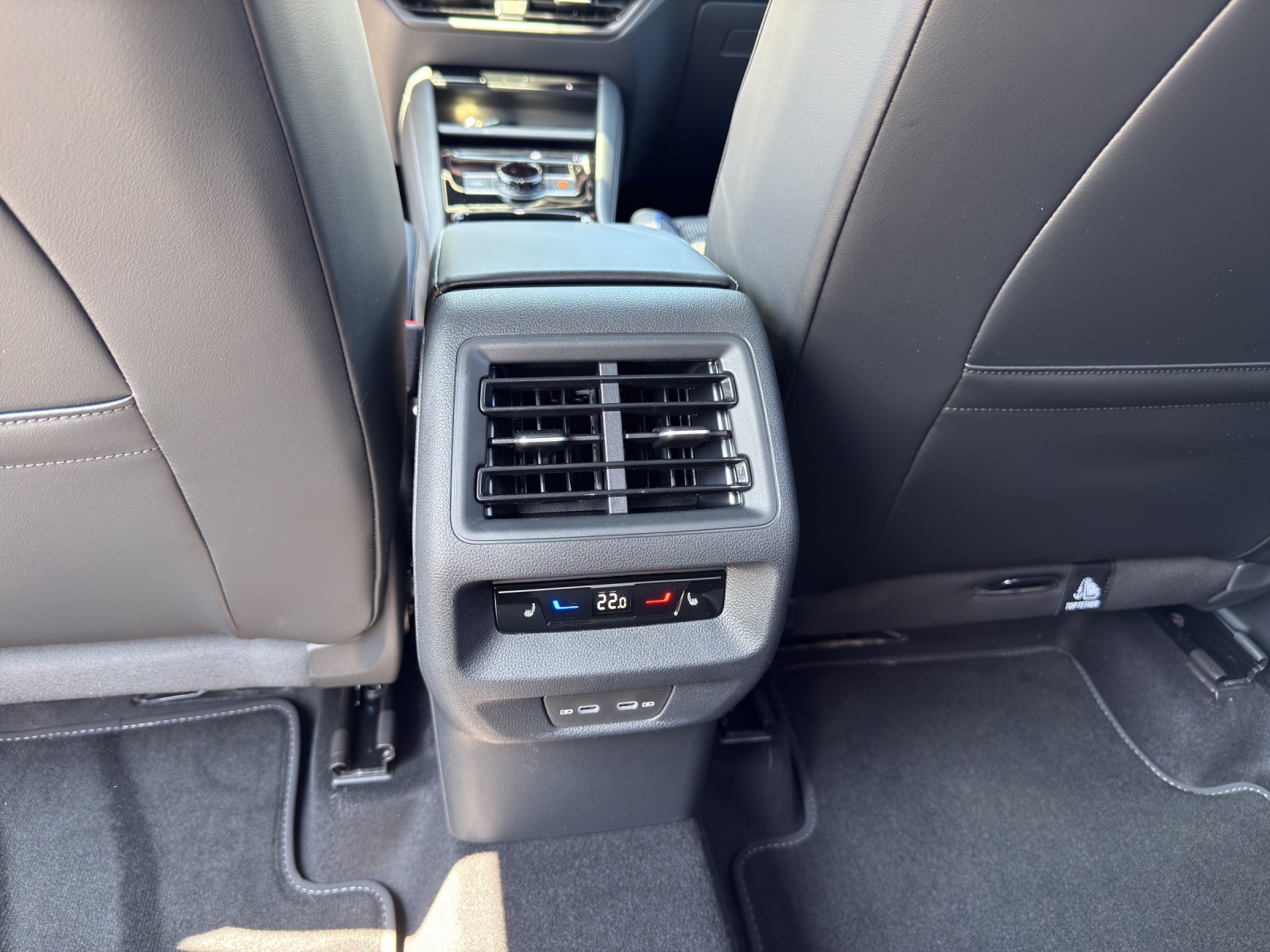 VW Tayron 2.0 TSI R-Line Plus DSG 4Motion-image-10