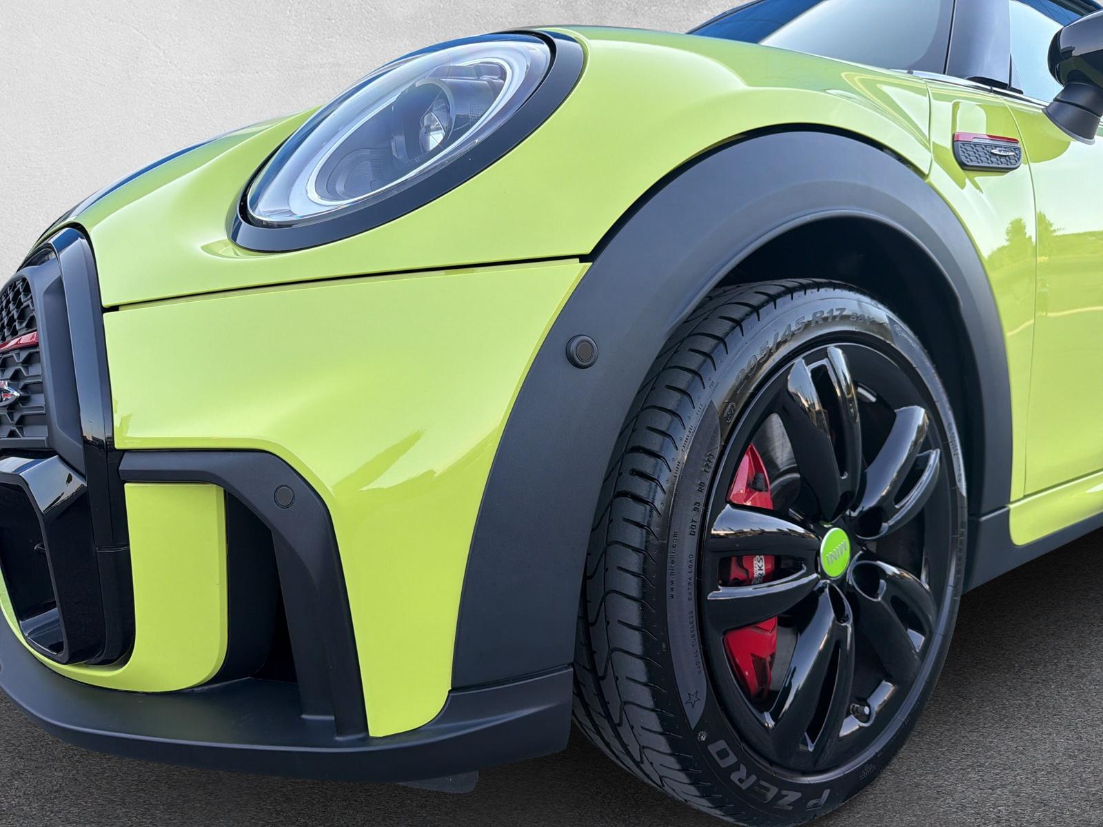 MINI Cabrio John Cooper Works F57 2.0i (CH)-image-8