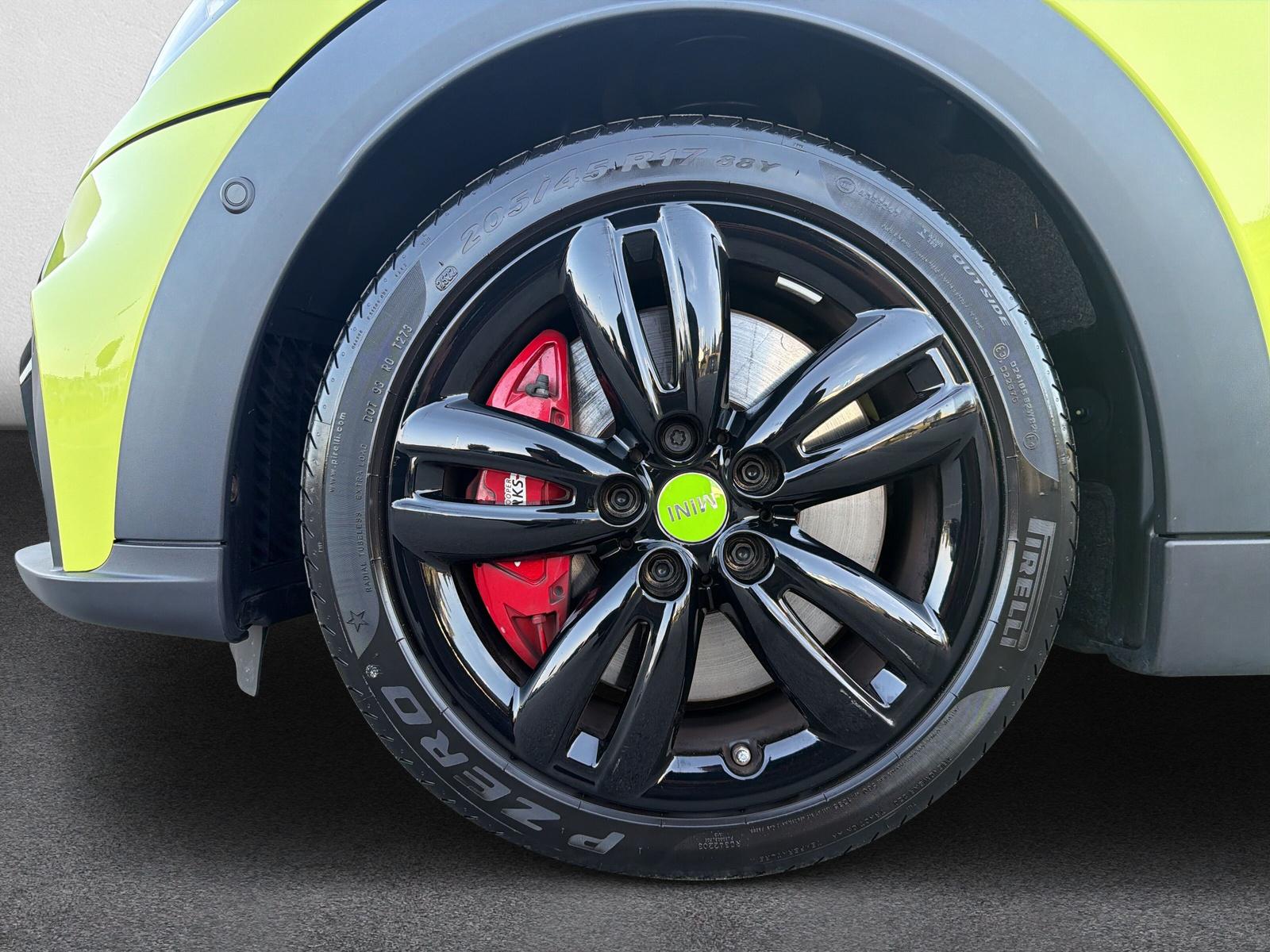 MINI Cabrio John Cooper Works F57 2.0i (CH)-image-9