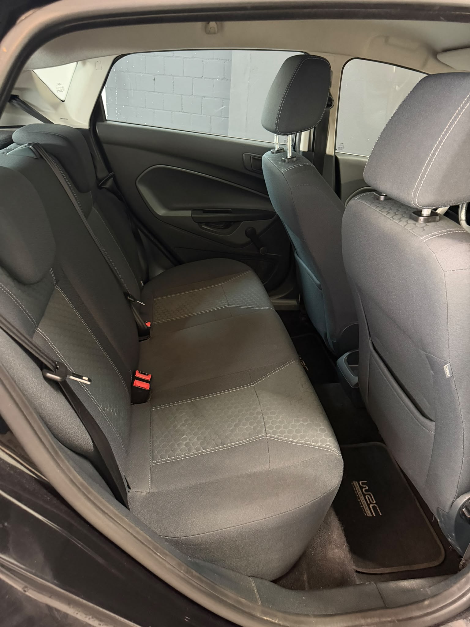 FORD Fiesta 1.4 16V Trend ***CH-Fahrzeug***-image-13