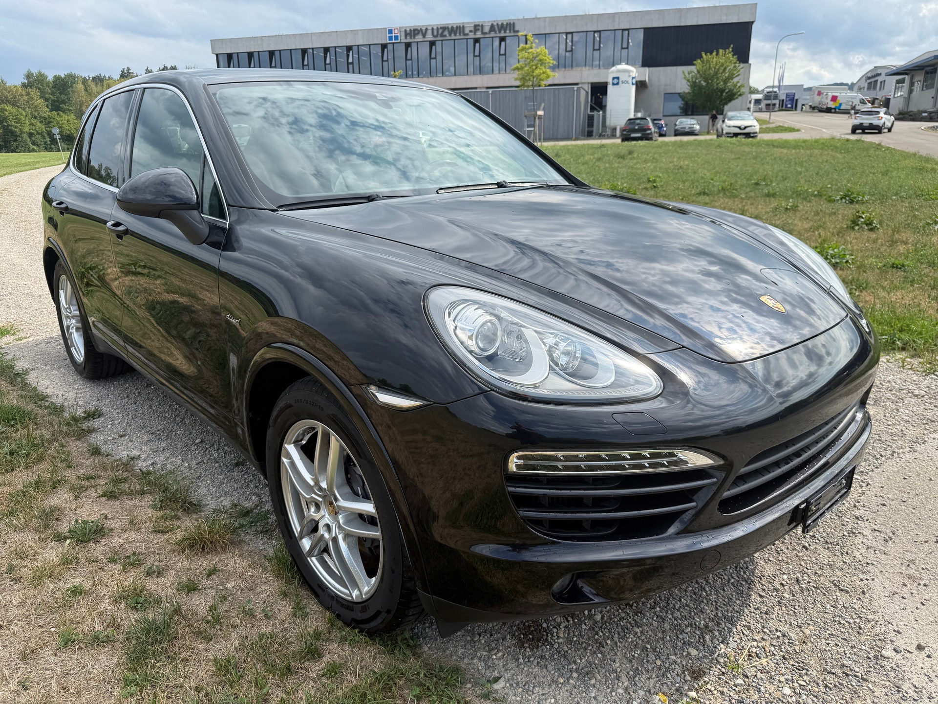 PORSCHE Cayenne Diesel-showroom-element-1