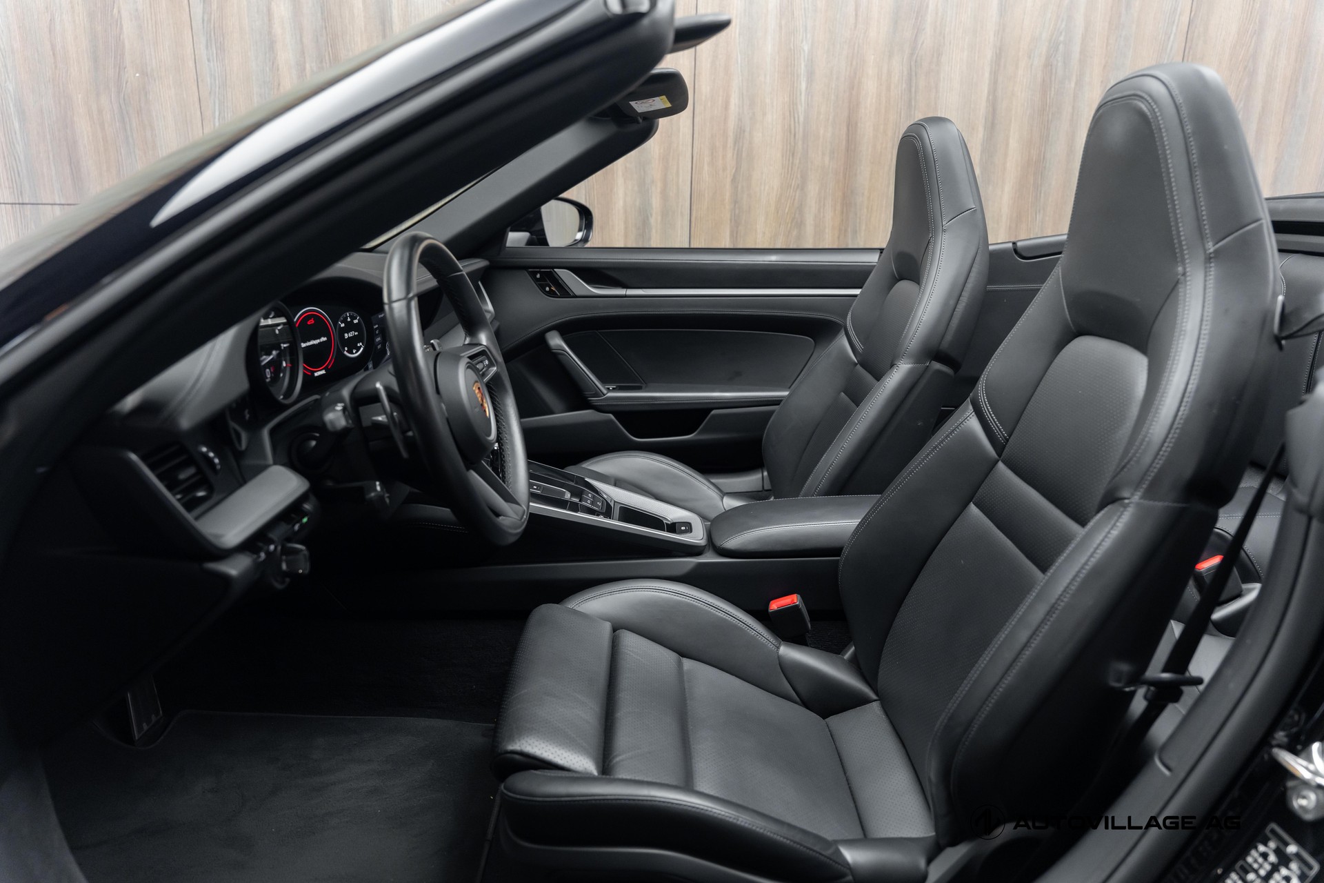 PORSCHE 911 Carrera 4 Cabriolet PDK-showroom-element-3