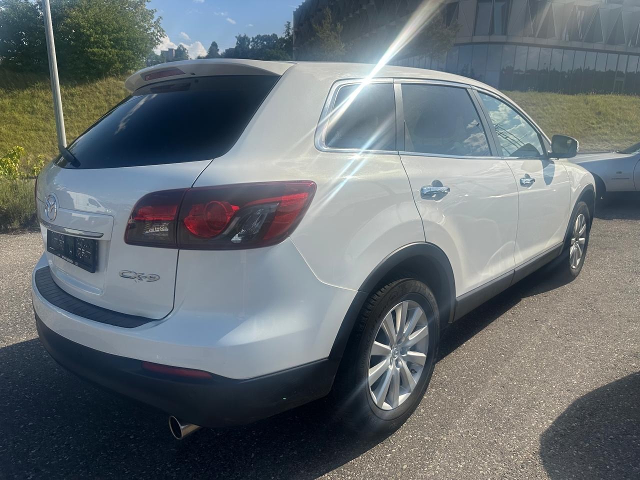 MAZDA CX-9 3.7 V6 Revolution Automatic-showroom-element-3