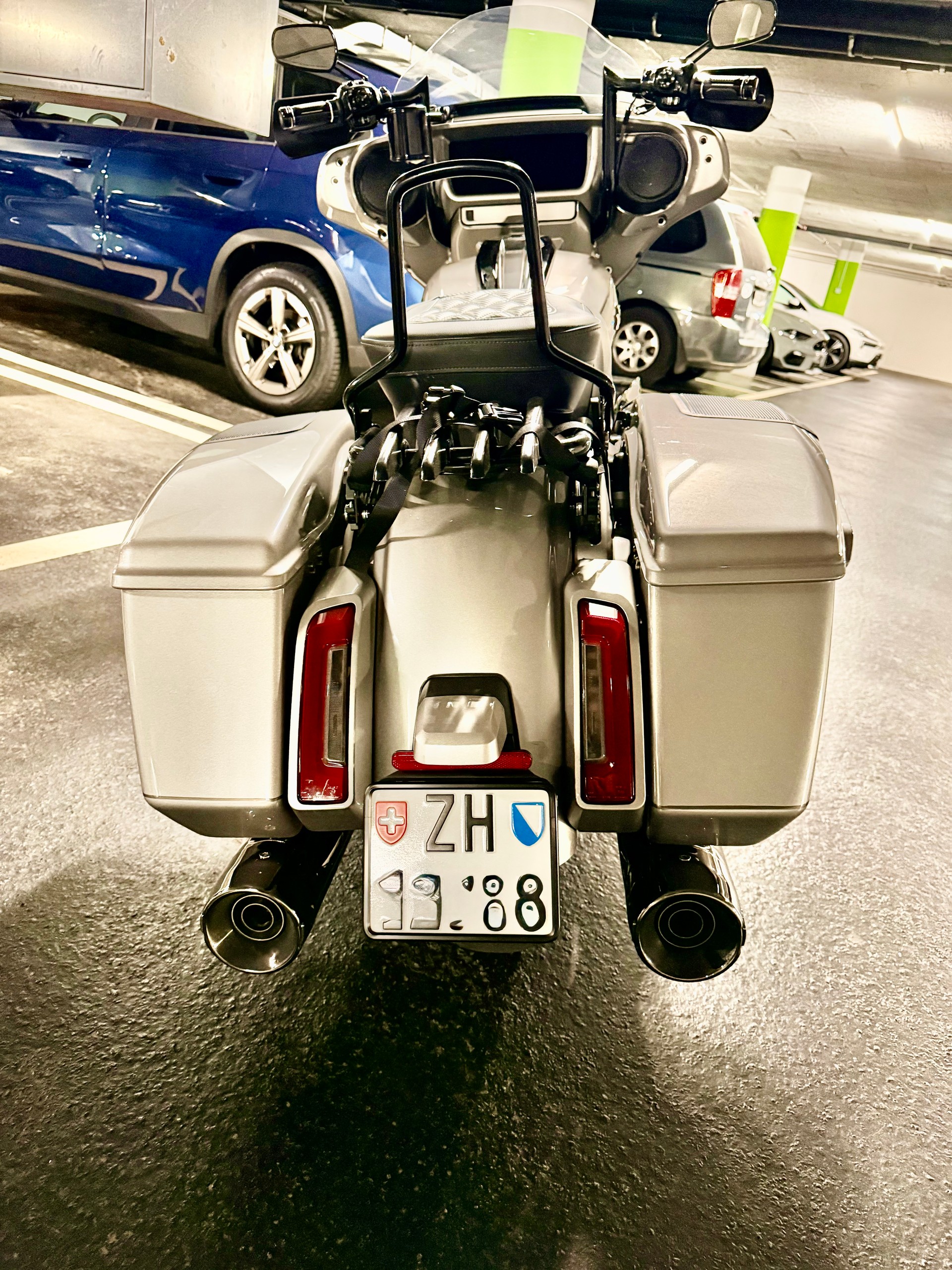 HARLEY-DAVIDSON FLHXSE Street Glide CVO 121-image-2