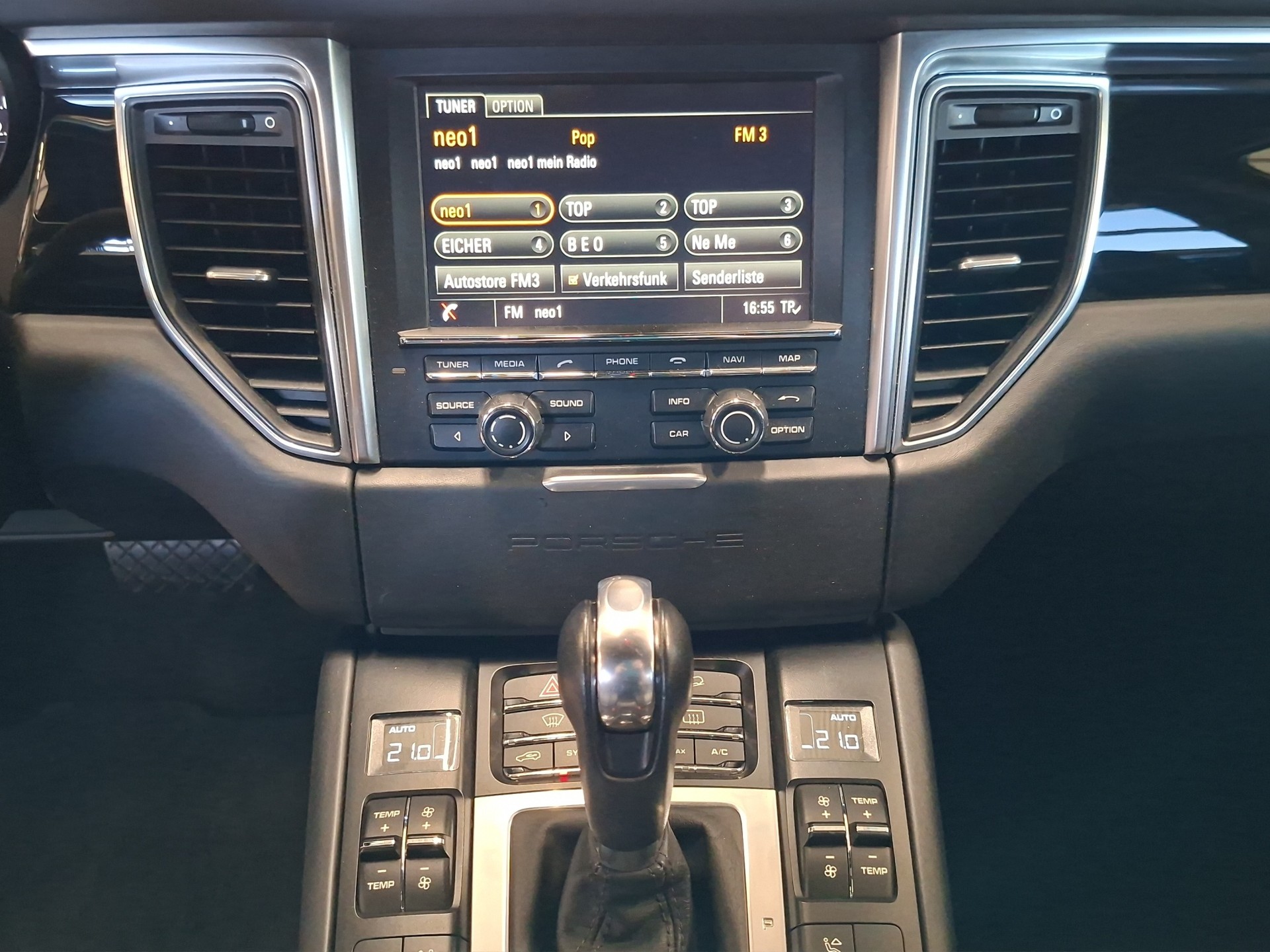 PORSCHE Macan S PDK-image-12