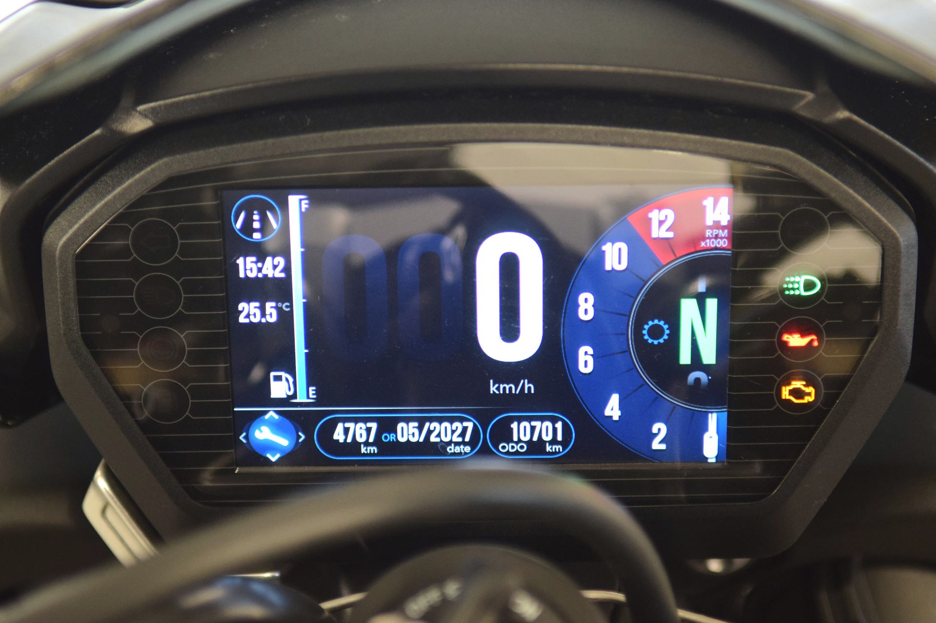 TRIUMPH Speed Triple S 1050 ABS-image-5
