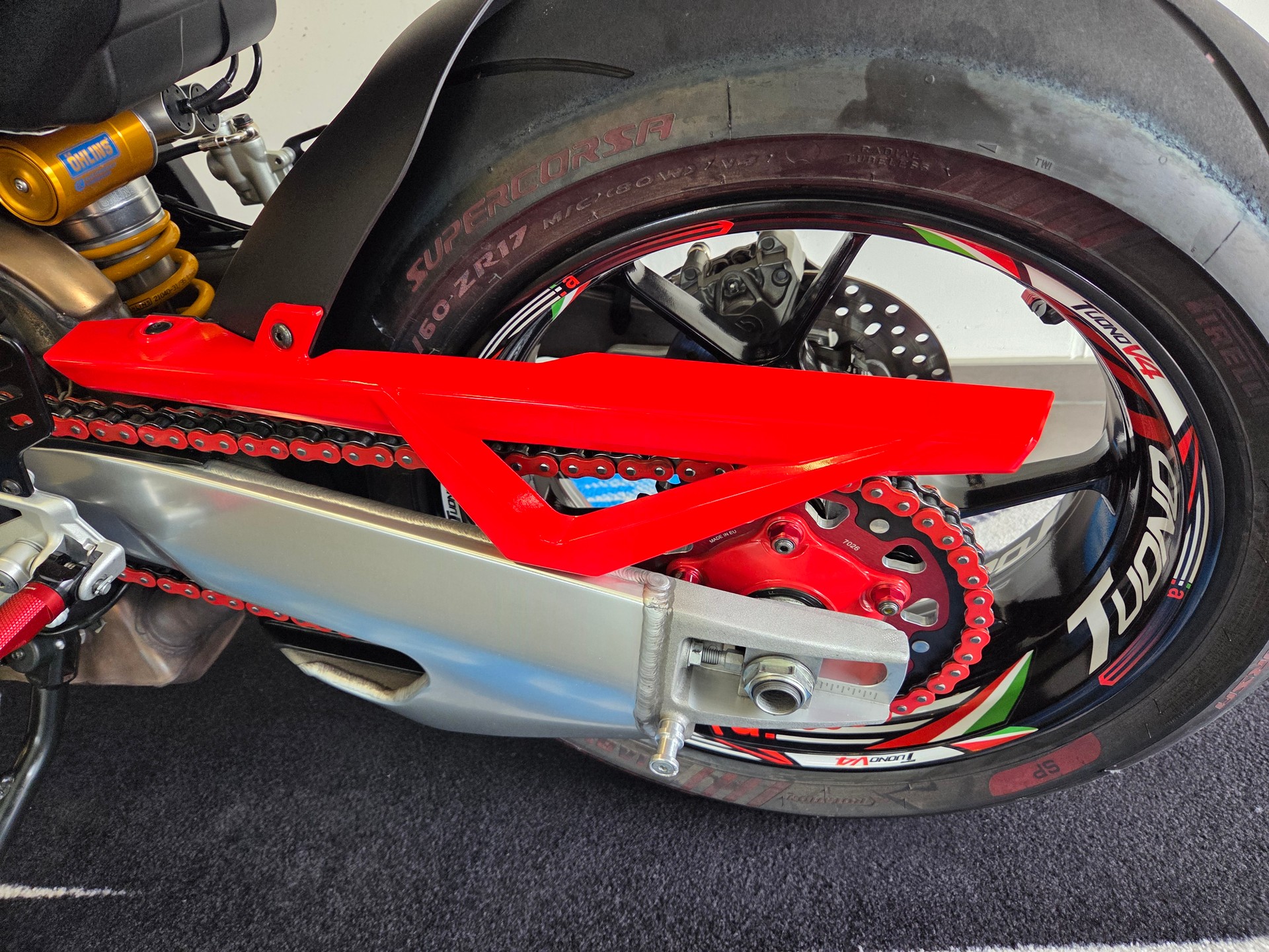 APRILIA Tuono V4 1100 E5+ Factory-image-4