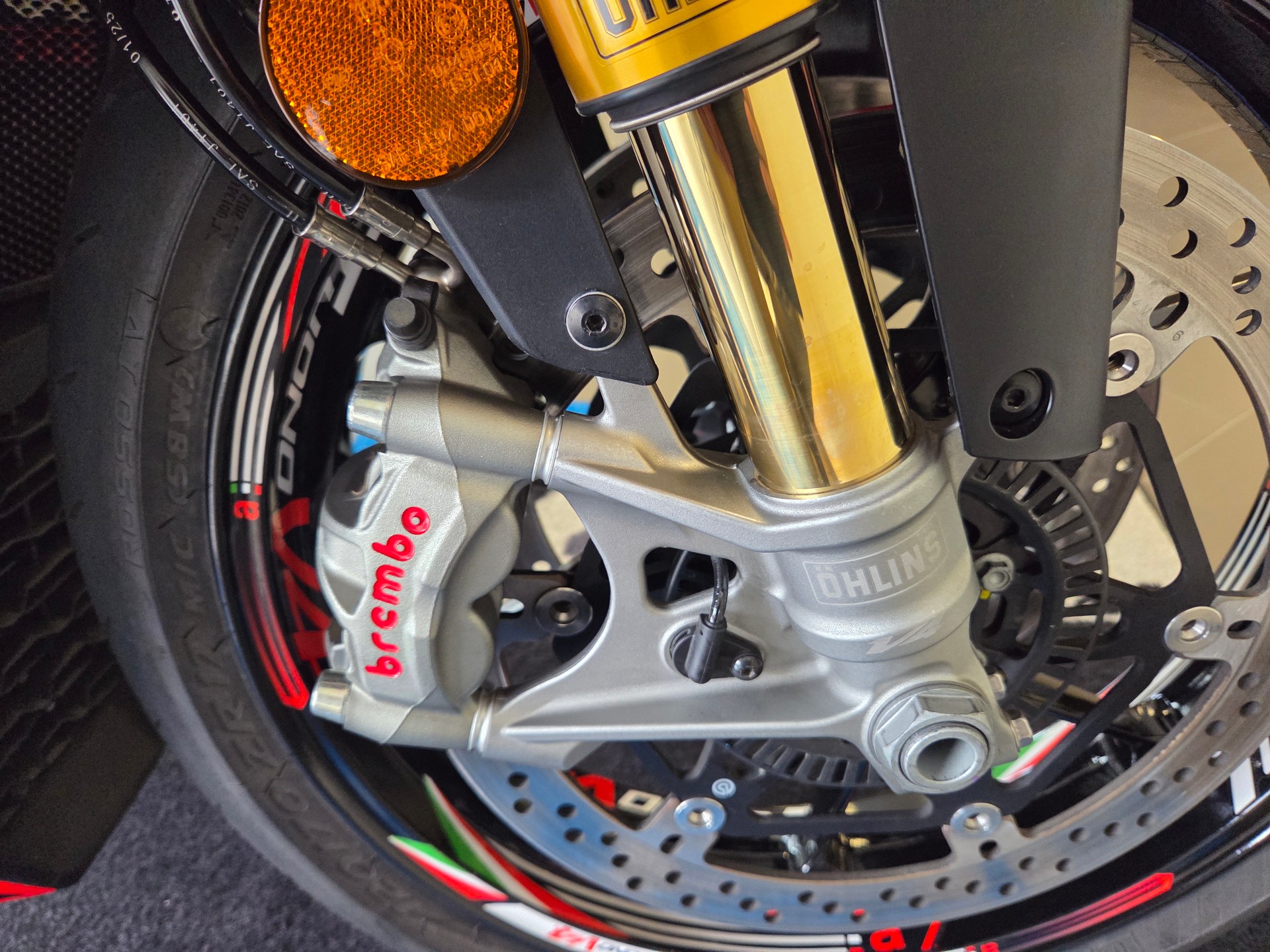 APRILIA Tuono V4 1100 E5+ Factory-image-12