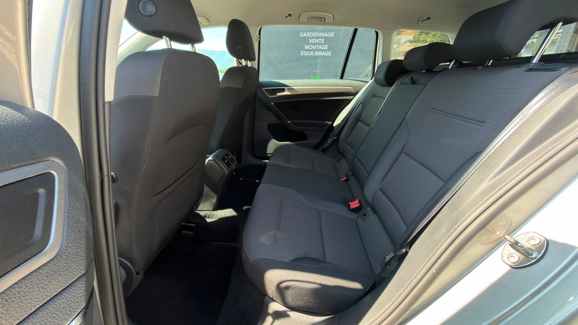 VW Golf Variant 1.4 TSI Comfortline DSG-image-9