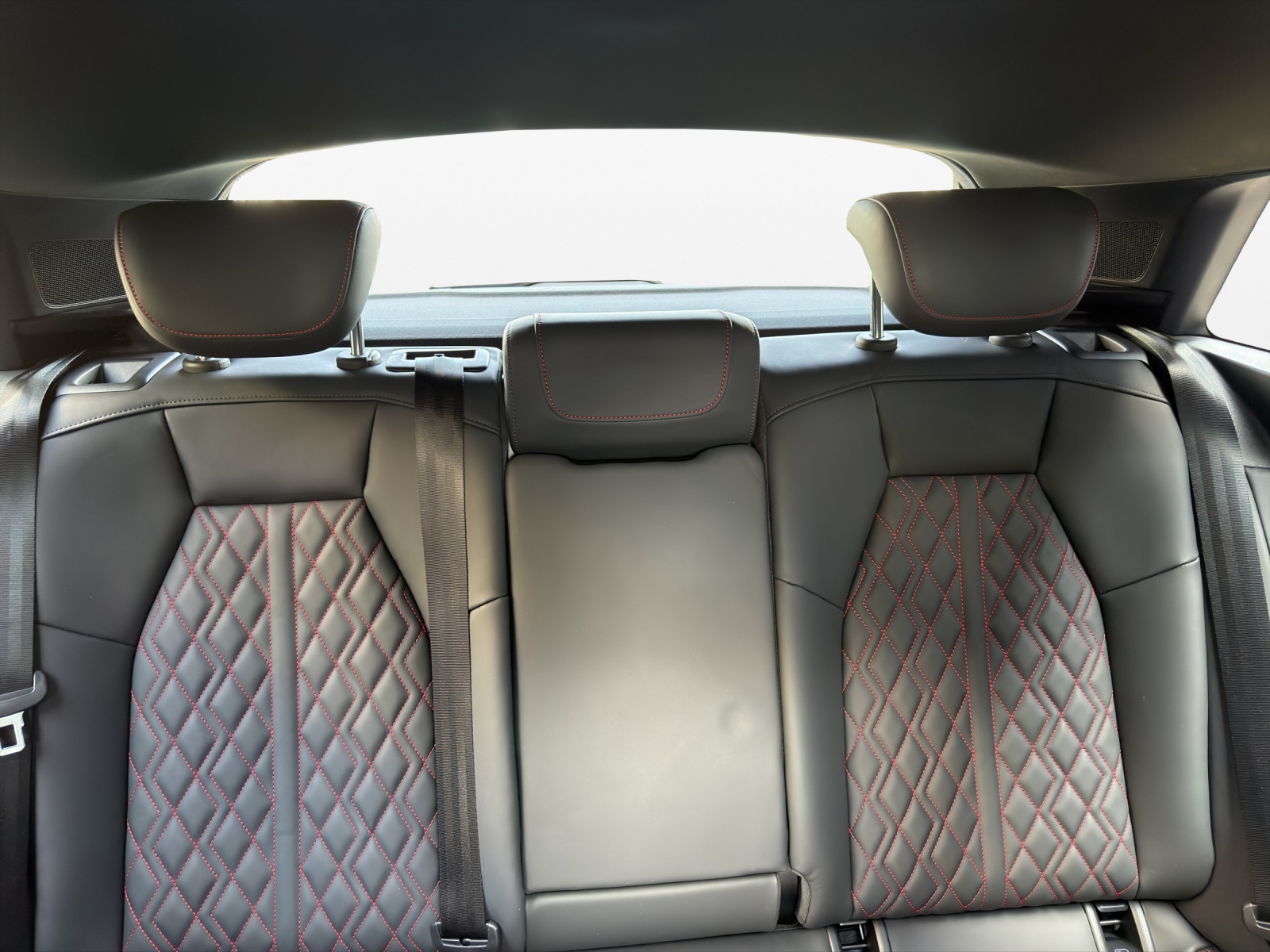 AUDI S3 Sportback 2.0 TFSI quattro S-tronic-image-17