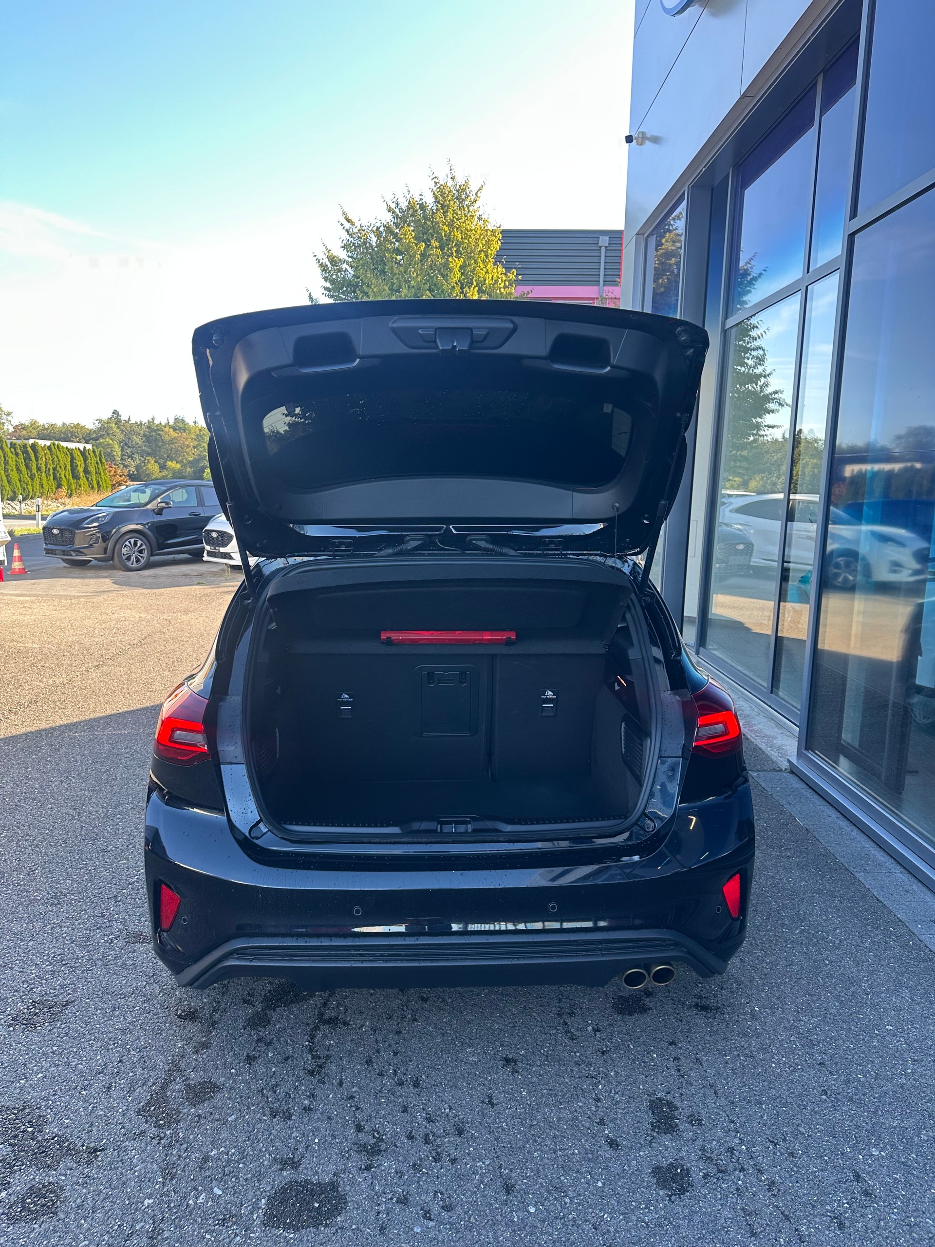 FORD Focus 1.0i EcoB Hybrid 155 ST-Line Vignale-image-6