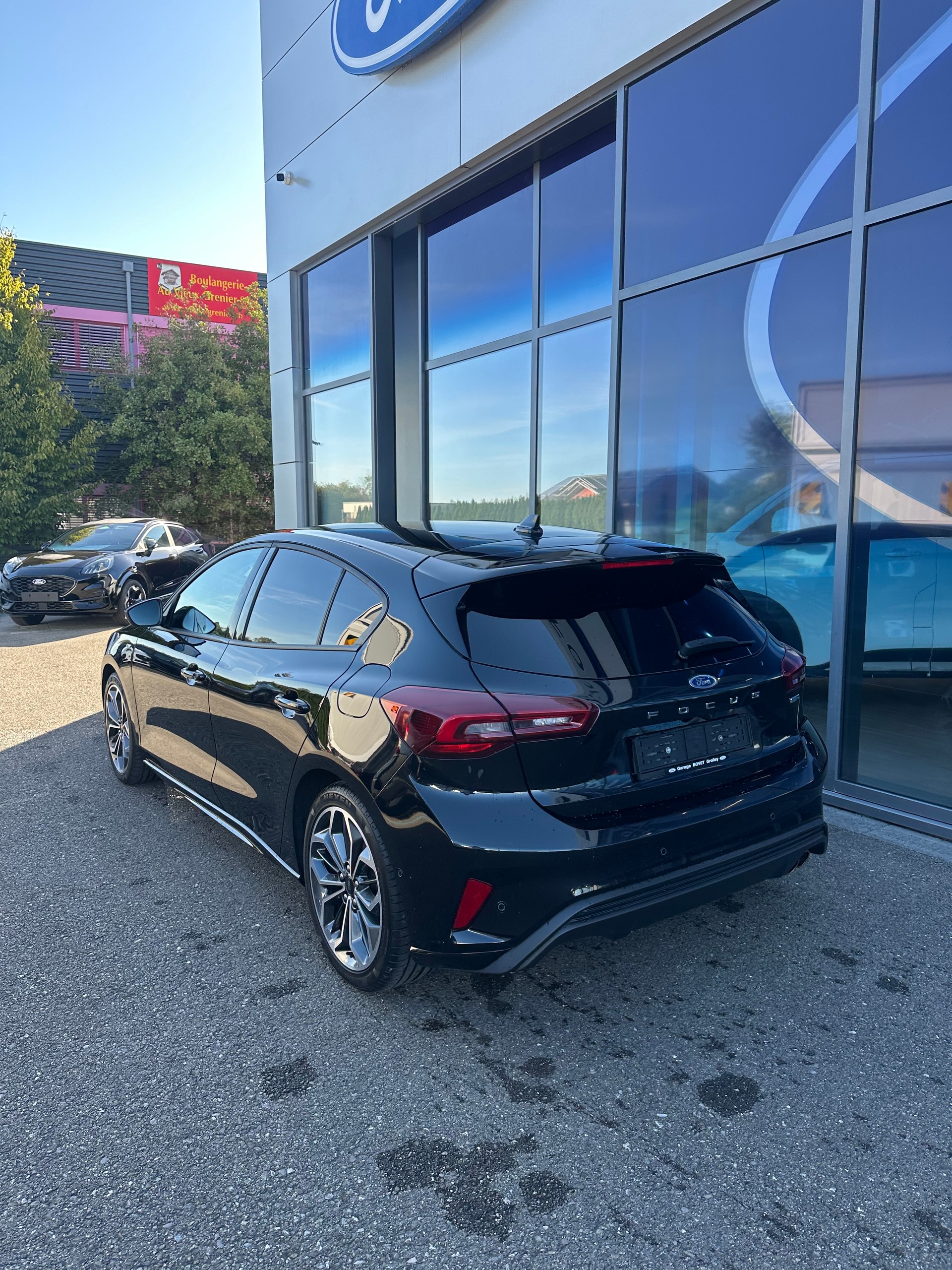 FORD Focus 1.0i EcoB Hybrid 155 ST-Line Vignale-image-3