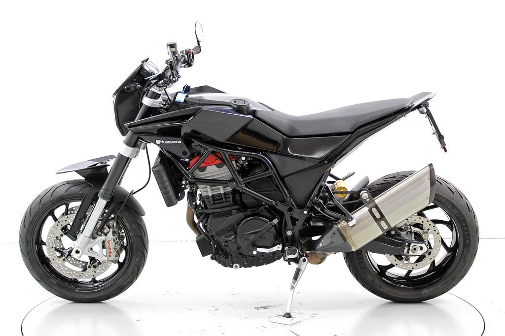 HUSQVARNA Nuda 900 R-image-4