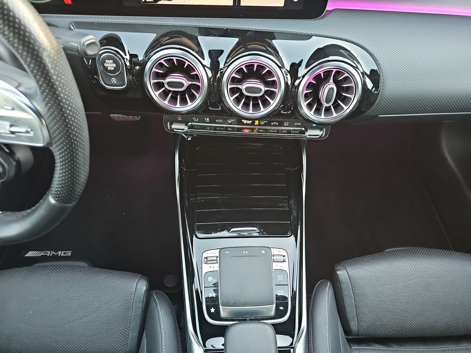 MERCEDES-BENZ A 35 AMG 4Matic Speedshift-image-10