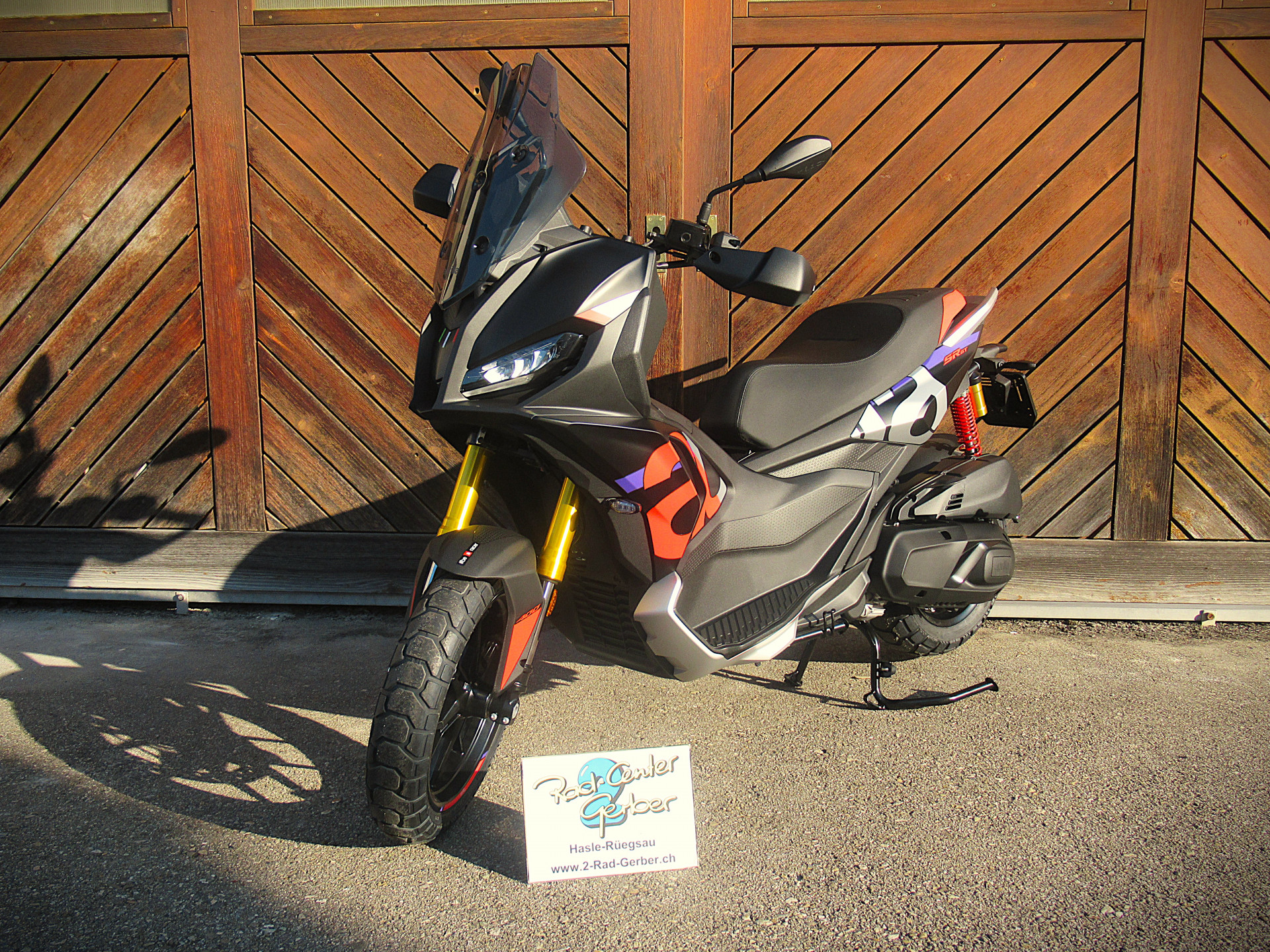 APRILIA SR GT 400 Replica-image-1
