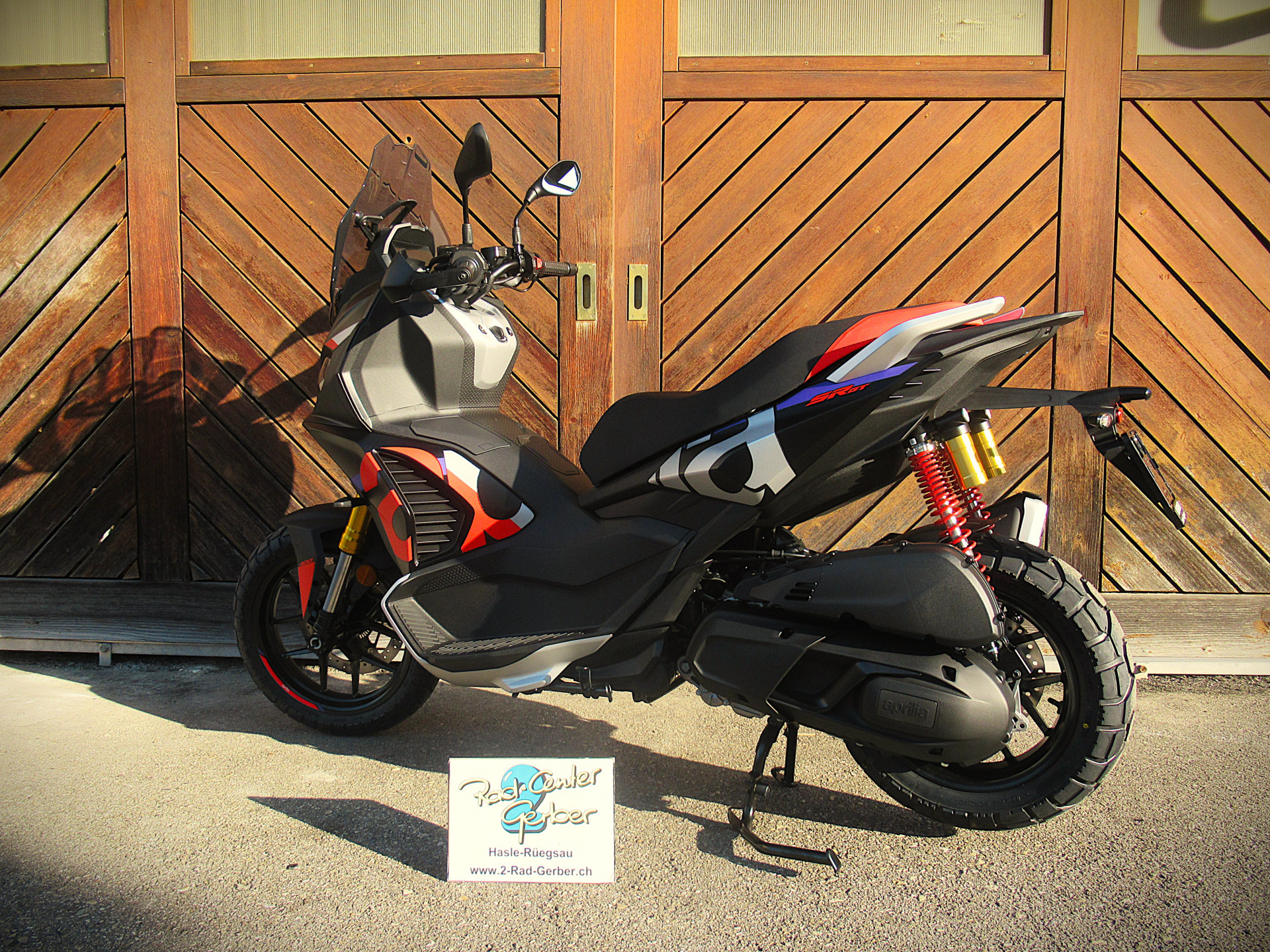 APRILIA SR GT 400 Replica-image-4