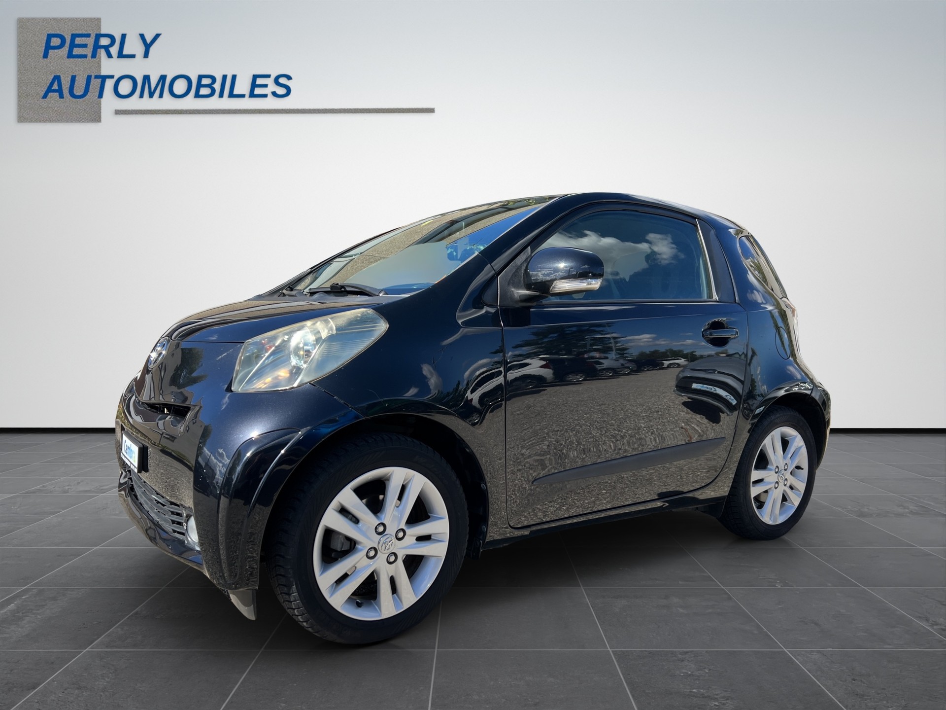 TOYOTA iQ 1.33 VVT-i Linea Sol Prem. MiD-showroom-element-1
