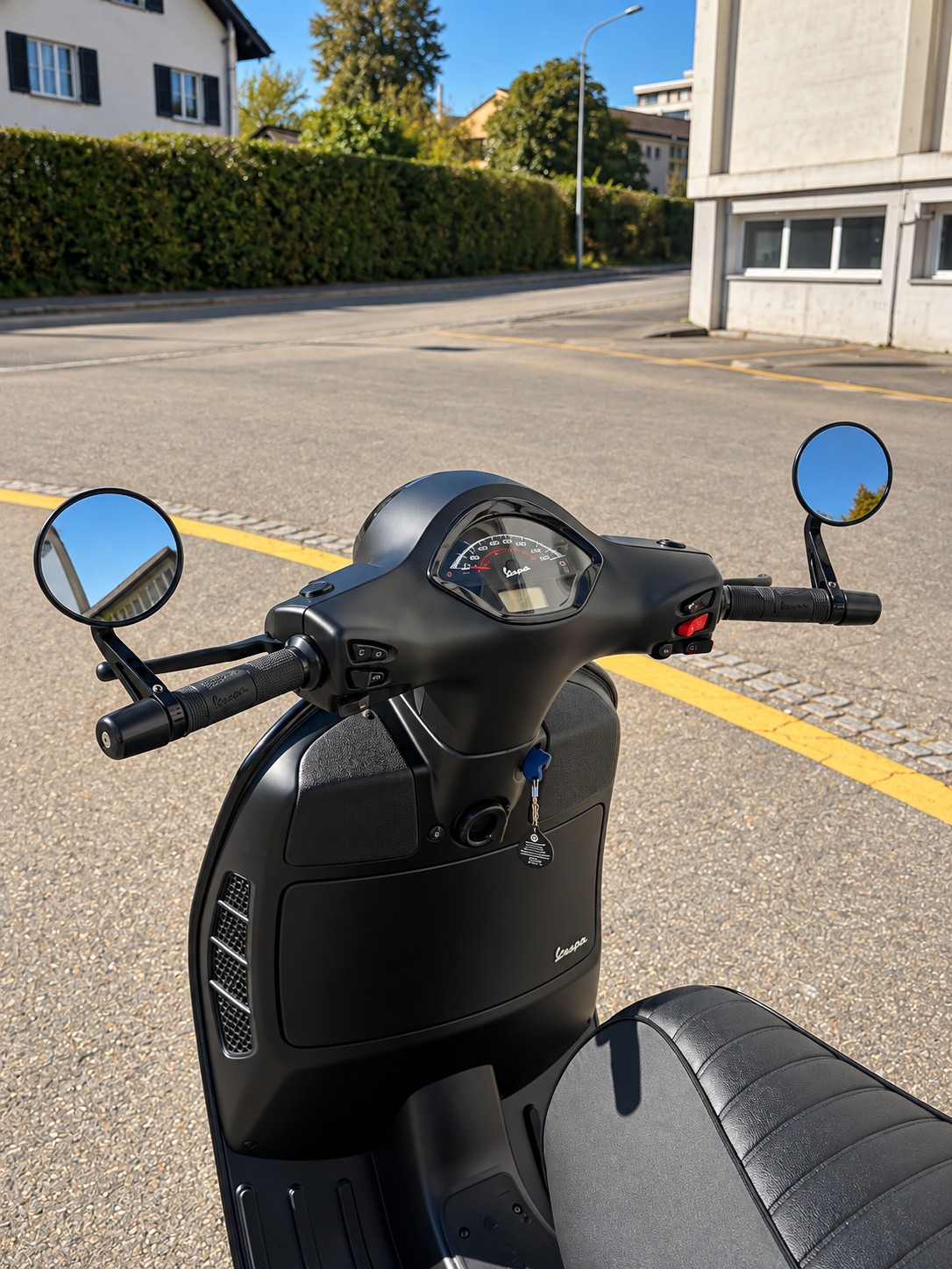PIAGGIO Vespa GTS 300 HPE Super Notte ABS/ASR-image-4