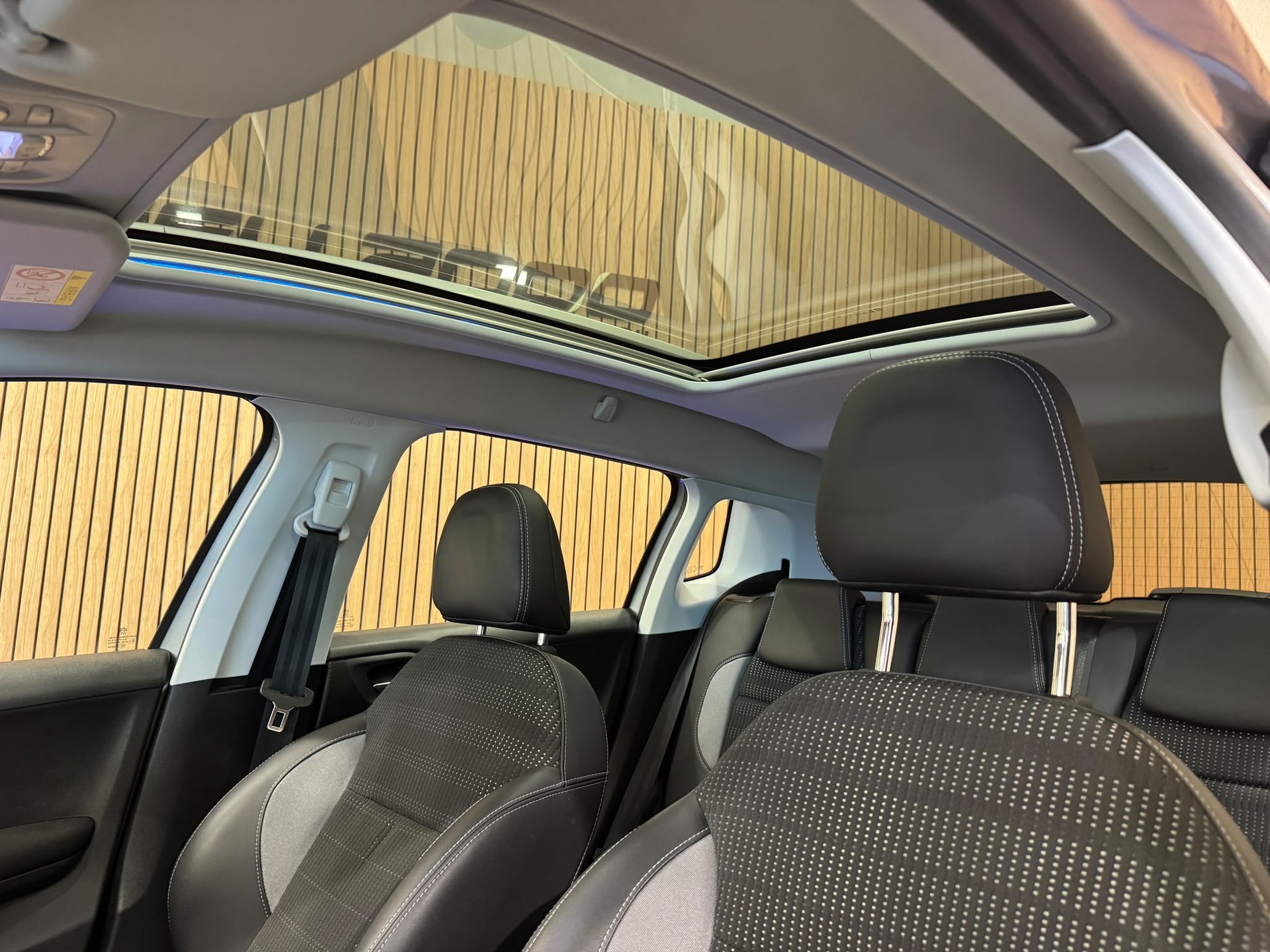PEUGEOT 2008 1.6 VTI Allure Automatic-image-17