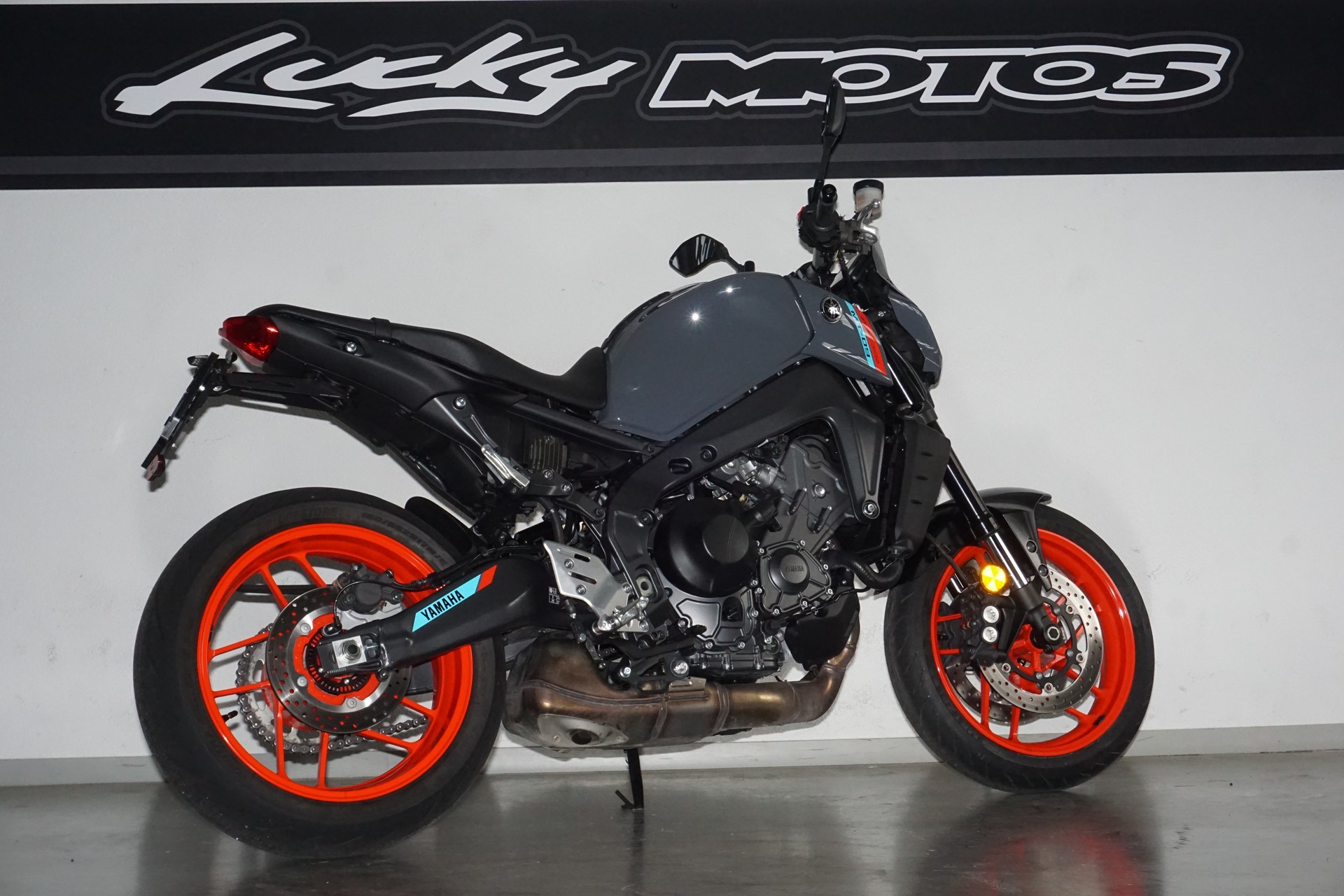 YAMAHA MT-09-image-3