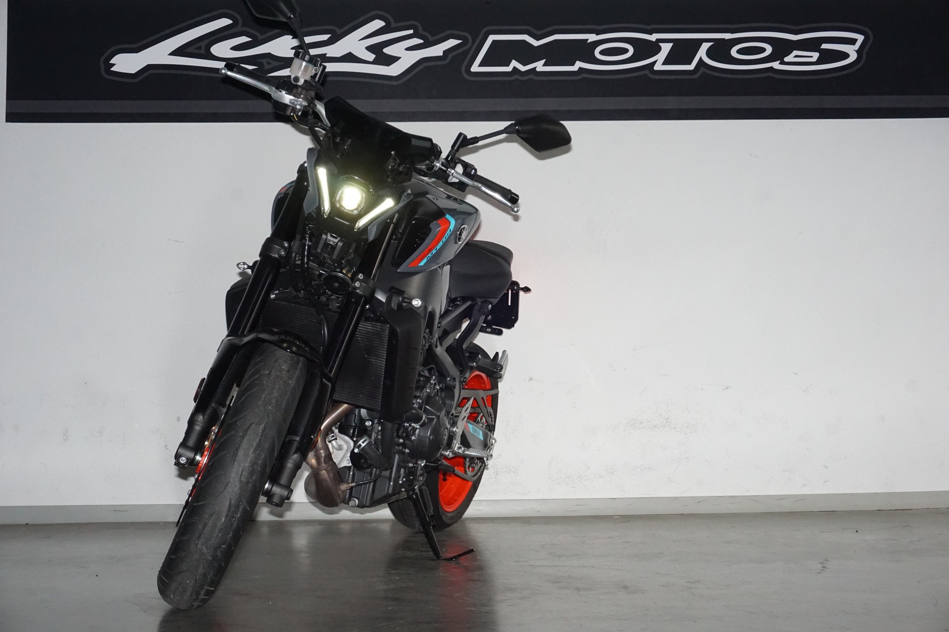 YAMAHA MT-09-image-1
