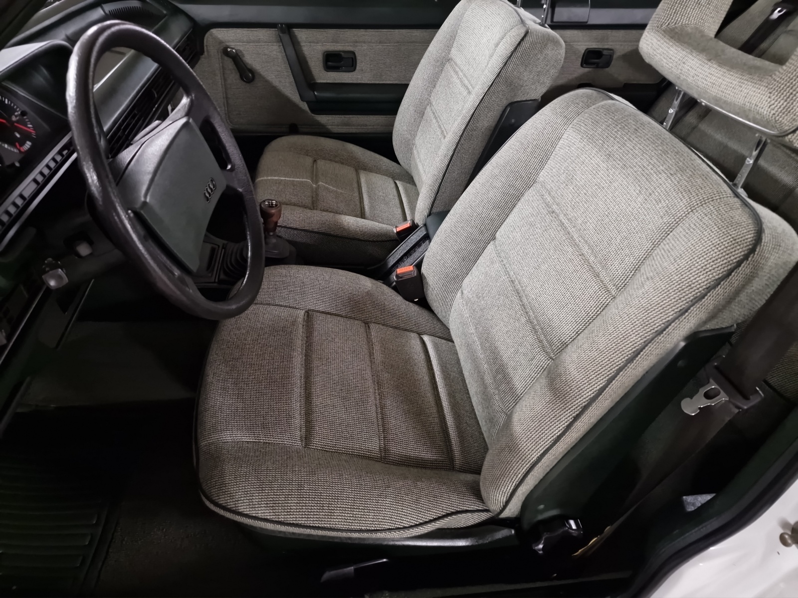 AUDI 100-image-9