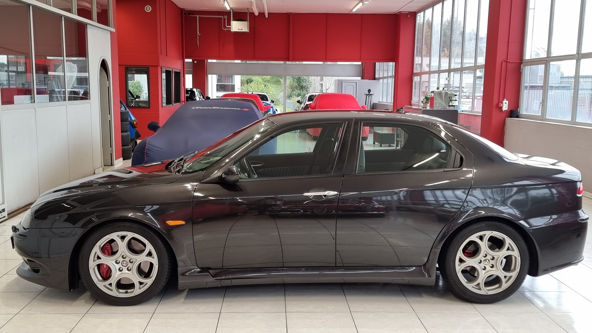 ALFA ROMEO 156 3.2 V6 24V GTA Distinctive-showroom-element-2