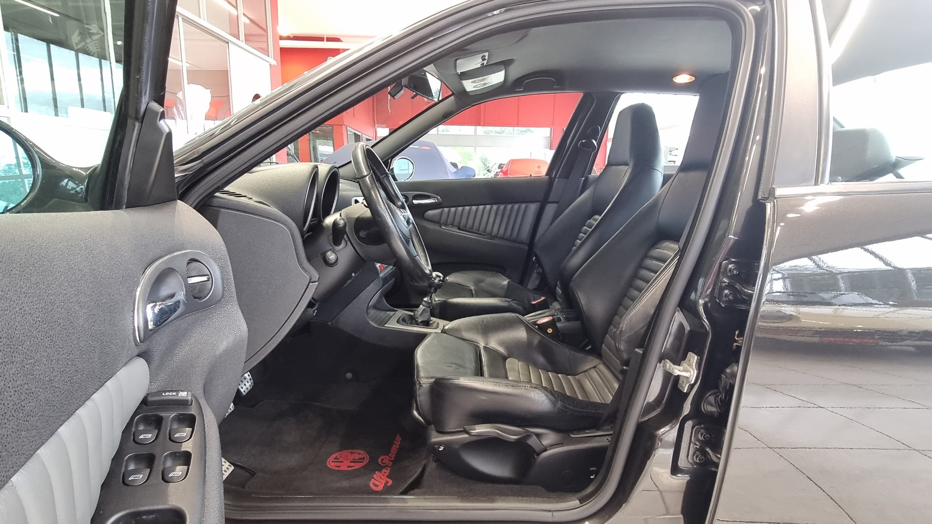 ALFA ROMEO 156 3.2 V6 24V GTA Distinctive-image-14