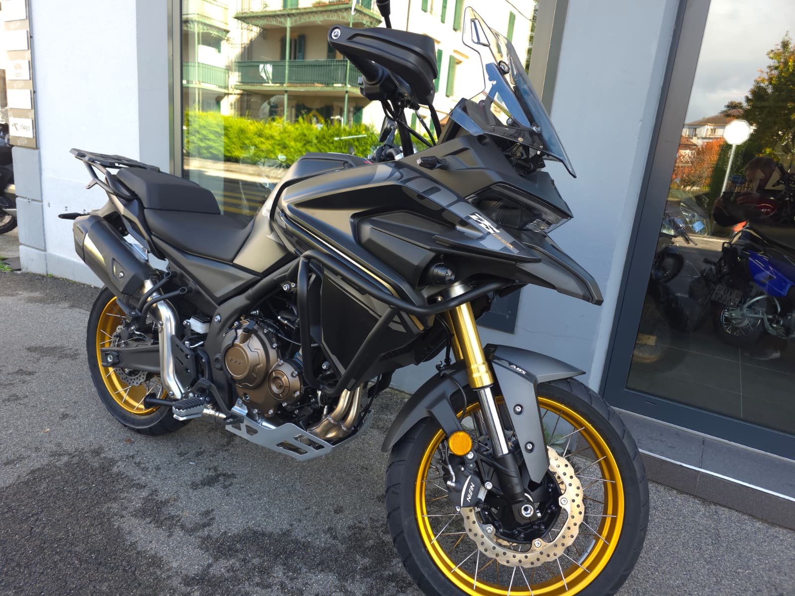 VOGE 625DSX BLACK KNIGHT-image-8